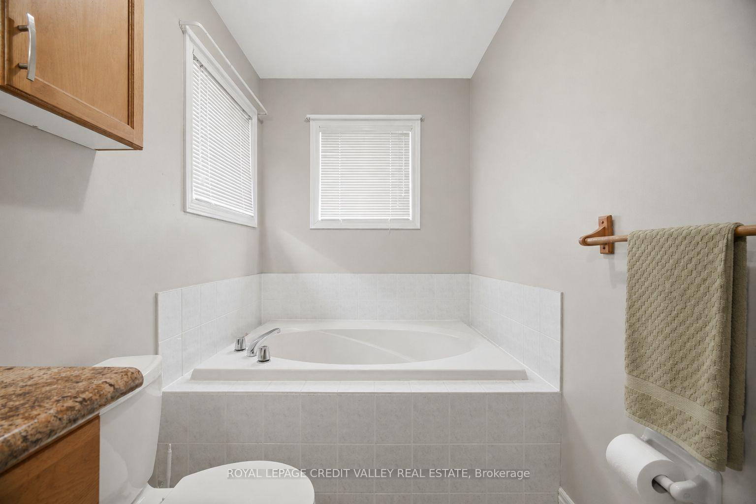 Photo 26 of 7443 Russian Olive Close, Mississauga, Lisgar — HOMEH