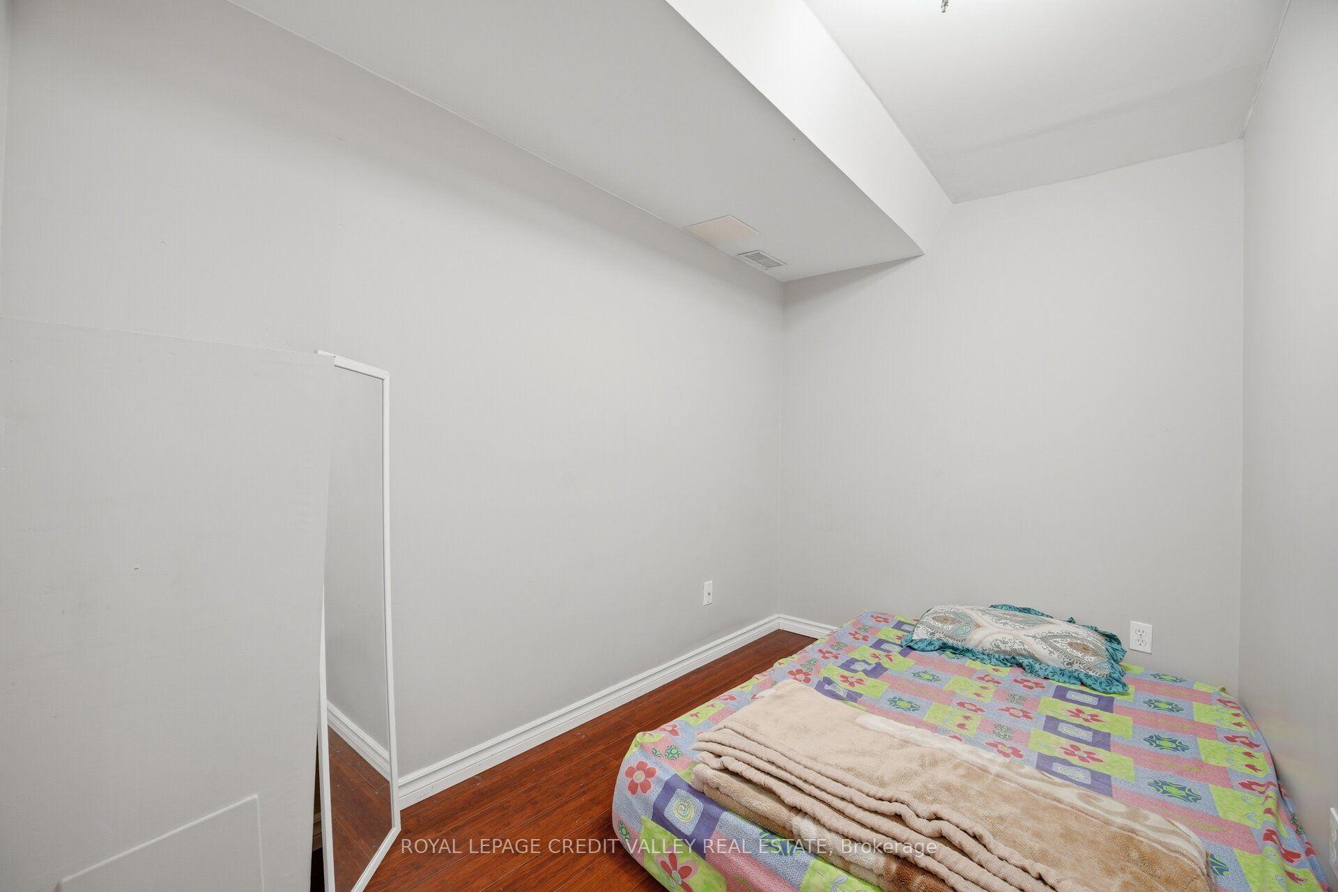 Photo 43 of 7443 Russian Olive Close, Mississauga, Lisgar — HOMEH