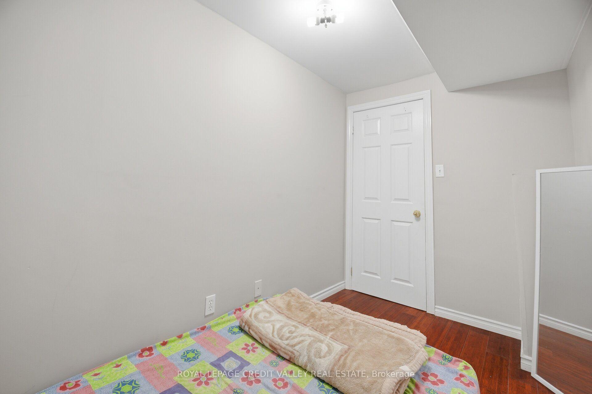 Photo 44 of 7443 Russian Olive Close, Mississauga, Lisgar — HOMEH