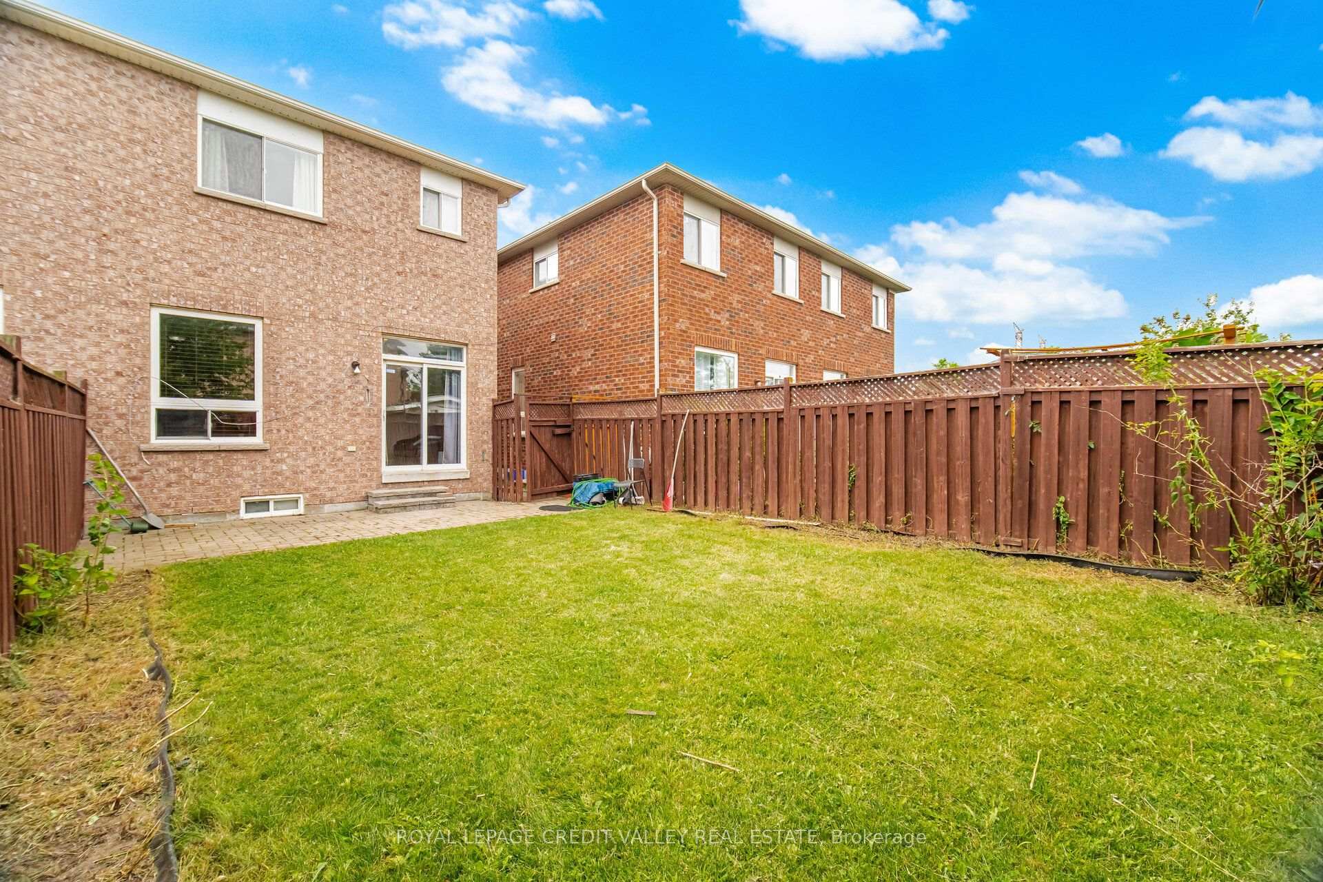 Photo 48 of 7443 Russian Olive Close, Mississauga, Lisgar — HOMEH