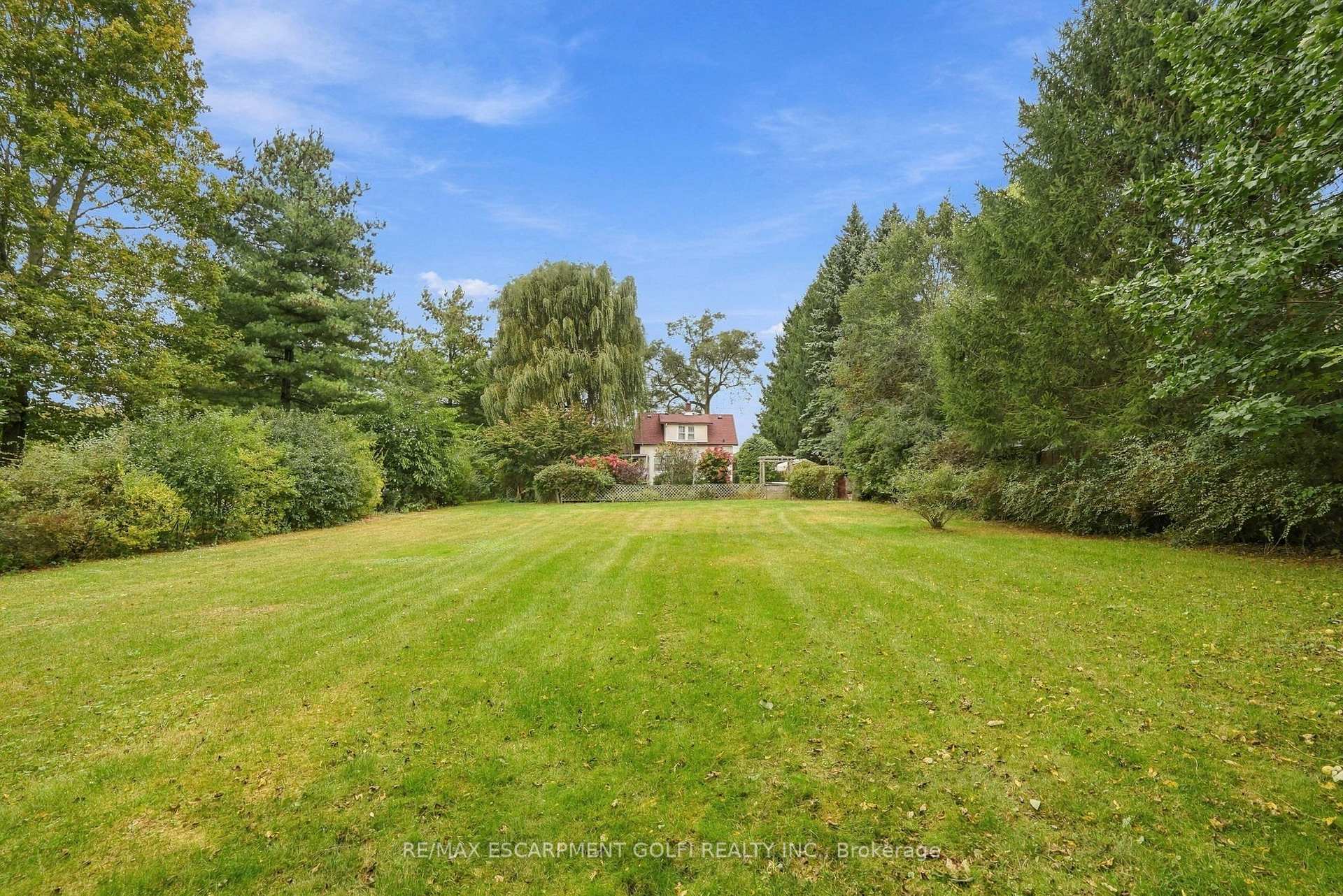 Photo 3 of 240 Canboro Road, Pelham, Fonthill — HOMEH