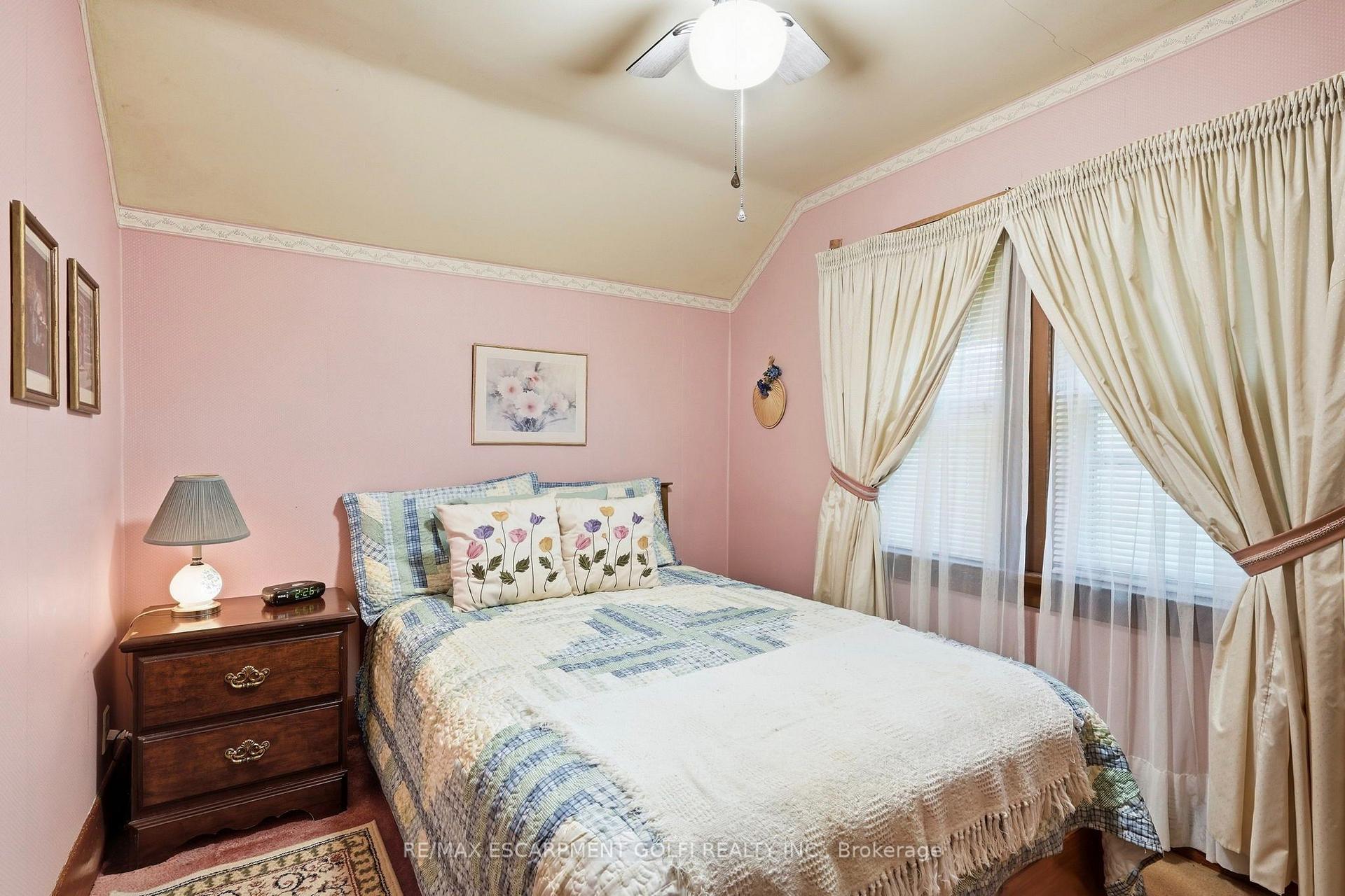 Photo 14 of 240 Canboro Road, Pelham, Fonthill — HOMEH