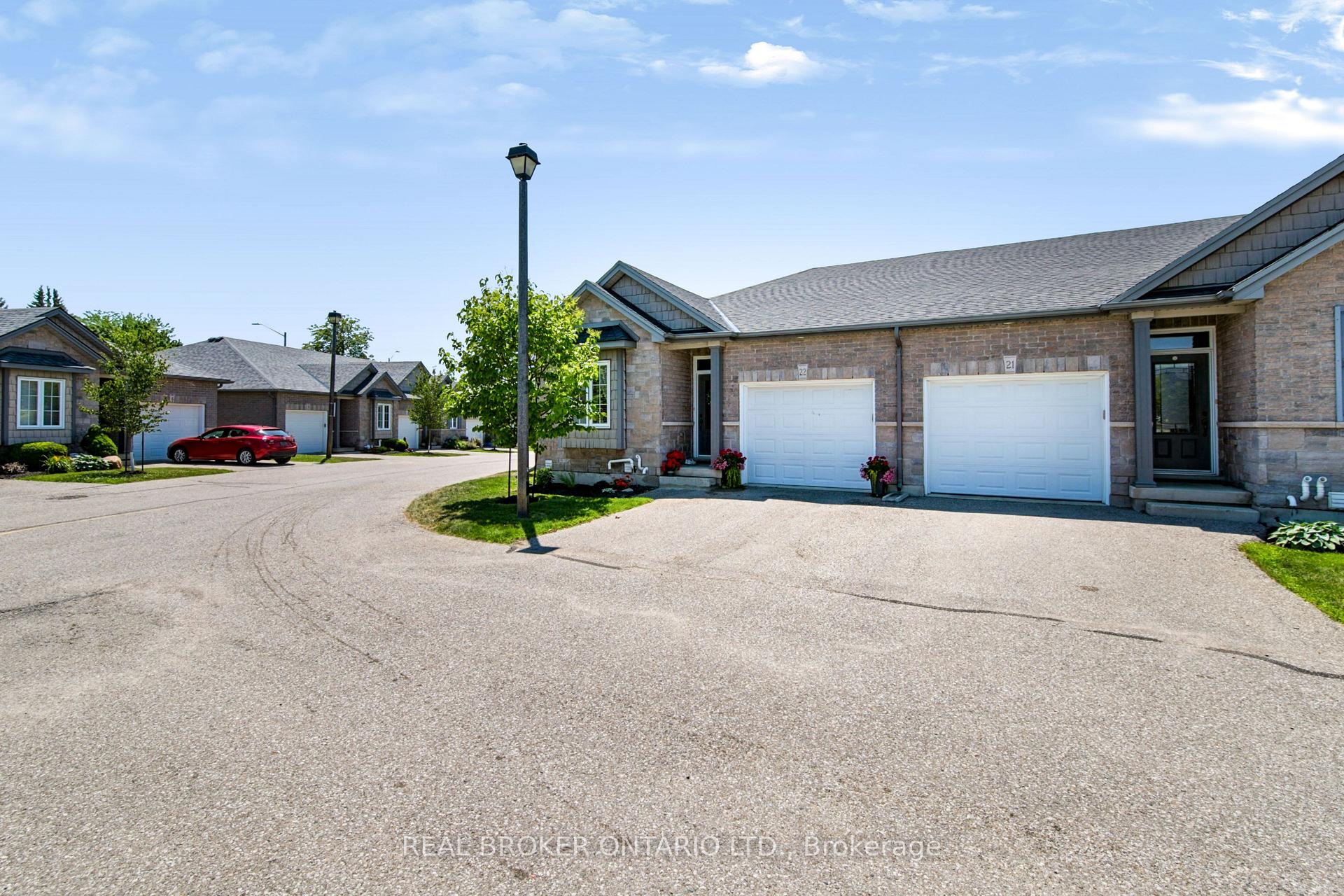 Photo of Unit 22, 244 Dundas Street W