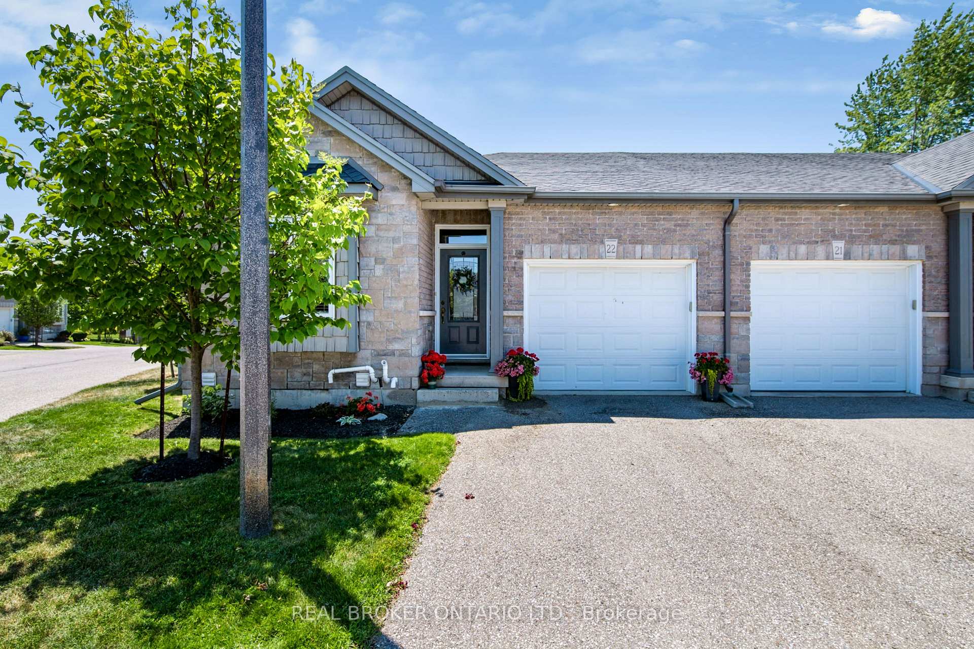 Photo 2 of Unit 22, 244 Dundas Street W, Brant, Paris — HOMEH