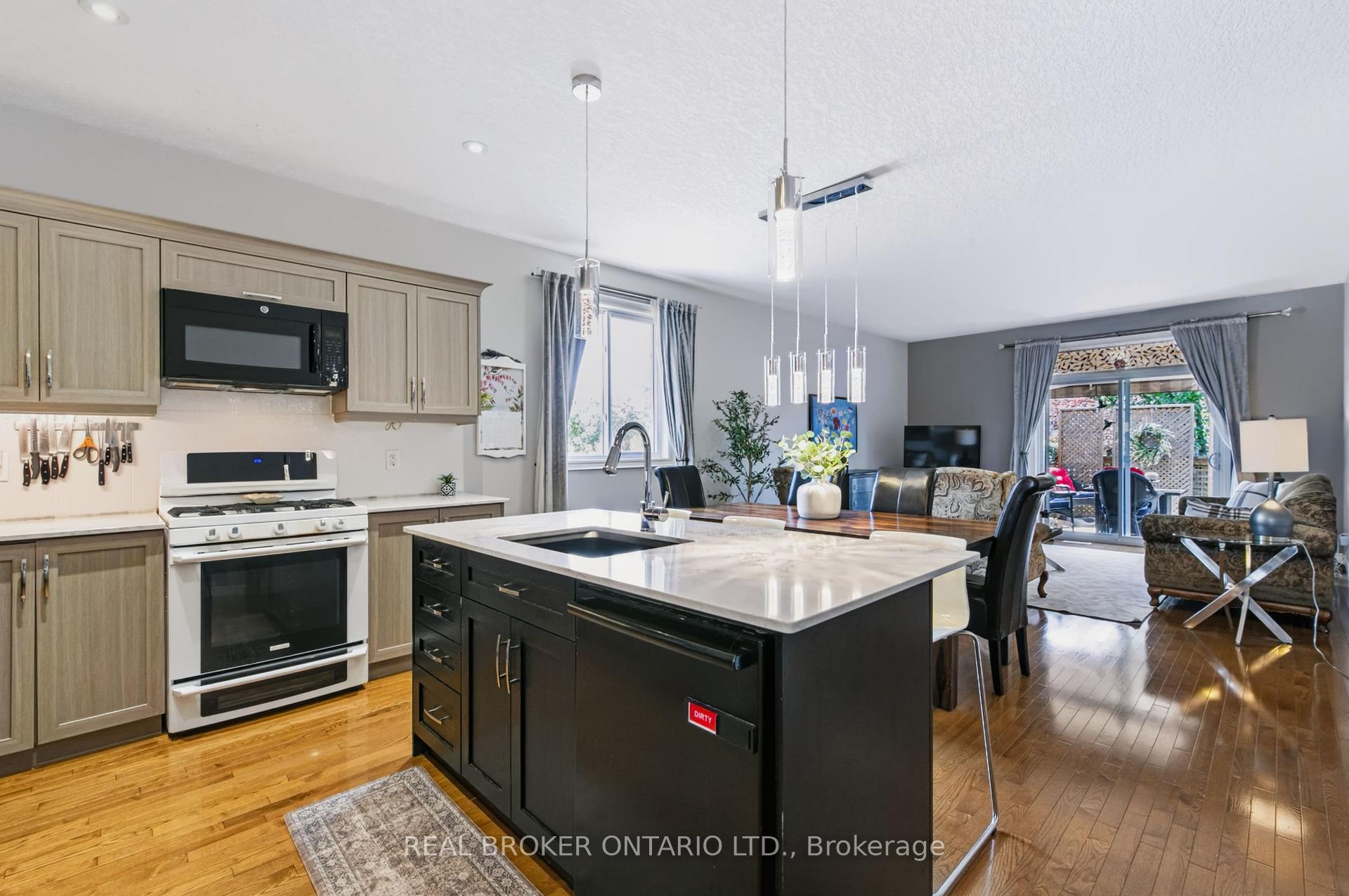 Photo 7 of Unit 22, 244 Dundas Street W, Brant, Paris — HOMEH
