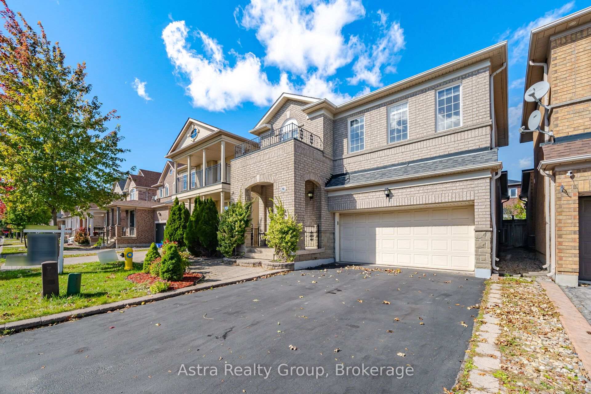 Photo 3 of 14 Daiseyfield Crescent, Vaughan, Vellore Village — HOMEH