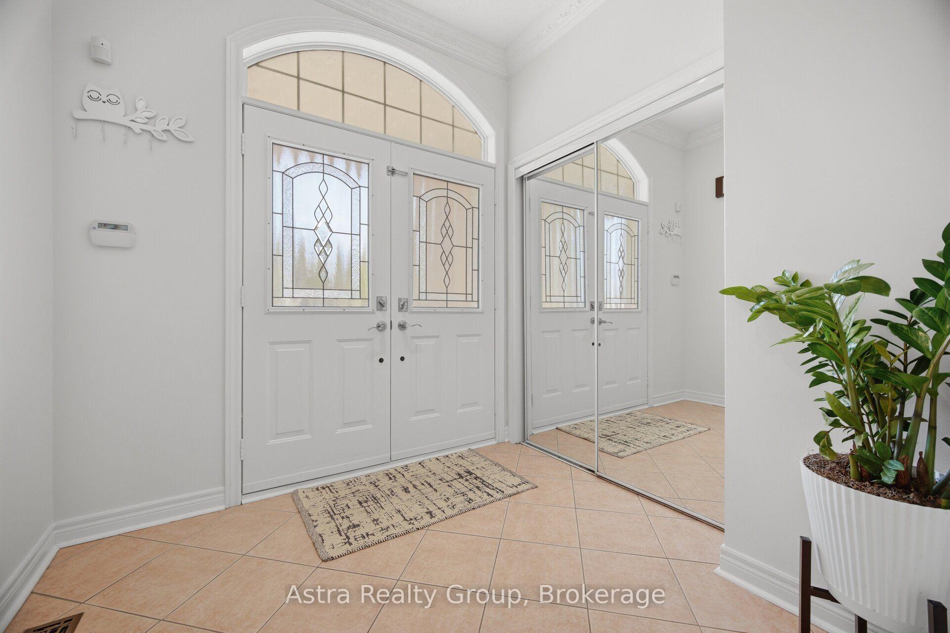 Photo 5 of 14 Daiseyfield Crescent, Vaughan, Vellore Village — HOMEH