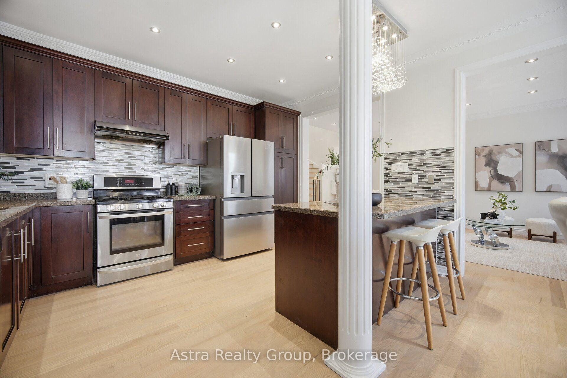Photo 15 of 14 Daiseyfield Crescent, Vaughan, Vellore Village — HOMEH