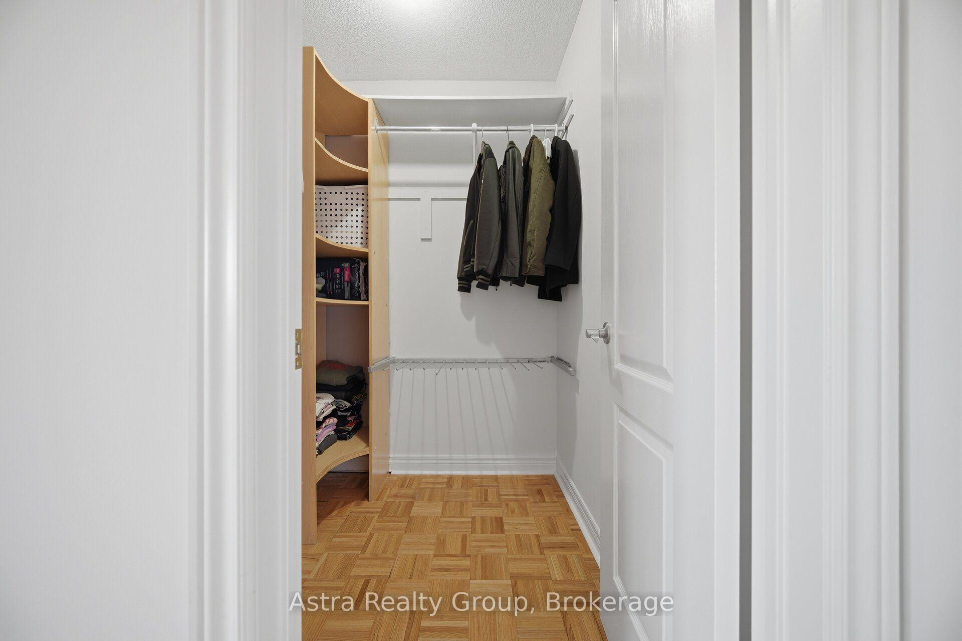 Photo 24 of 14 Daiseyfield Crescent, Vaughan, Vellore Village — HOMEH