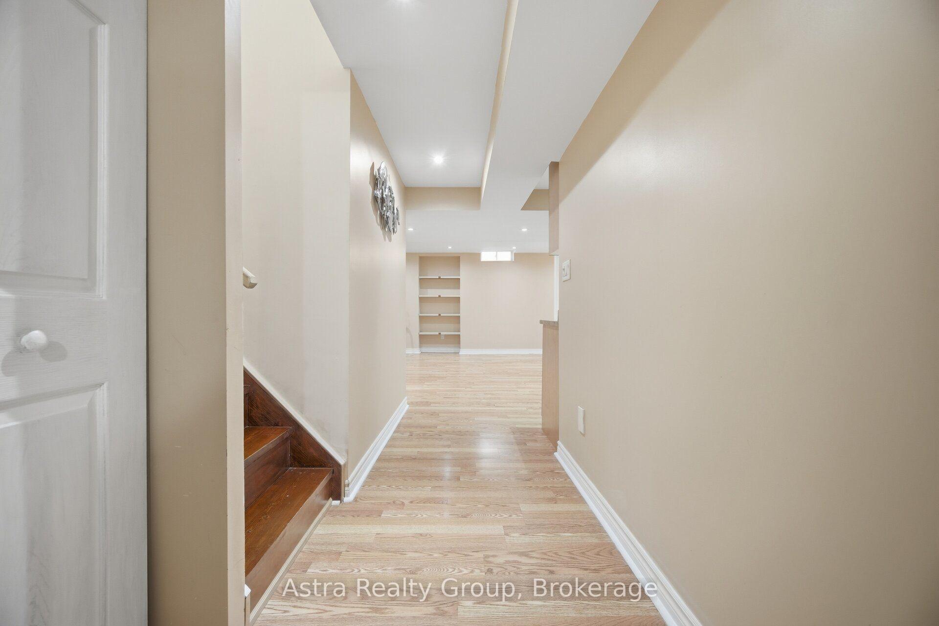 Photo 32 of 14 Daiseyfield Crescent, Vaughan, Vellore Village — HOMEH