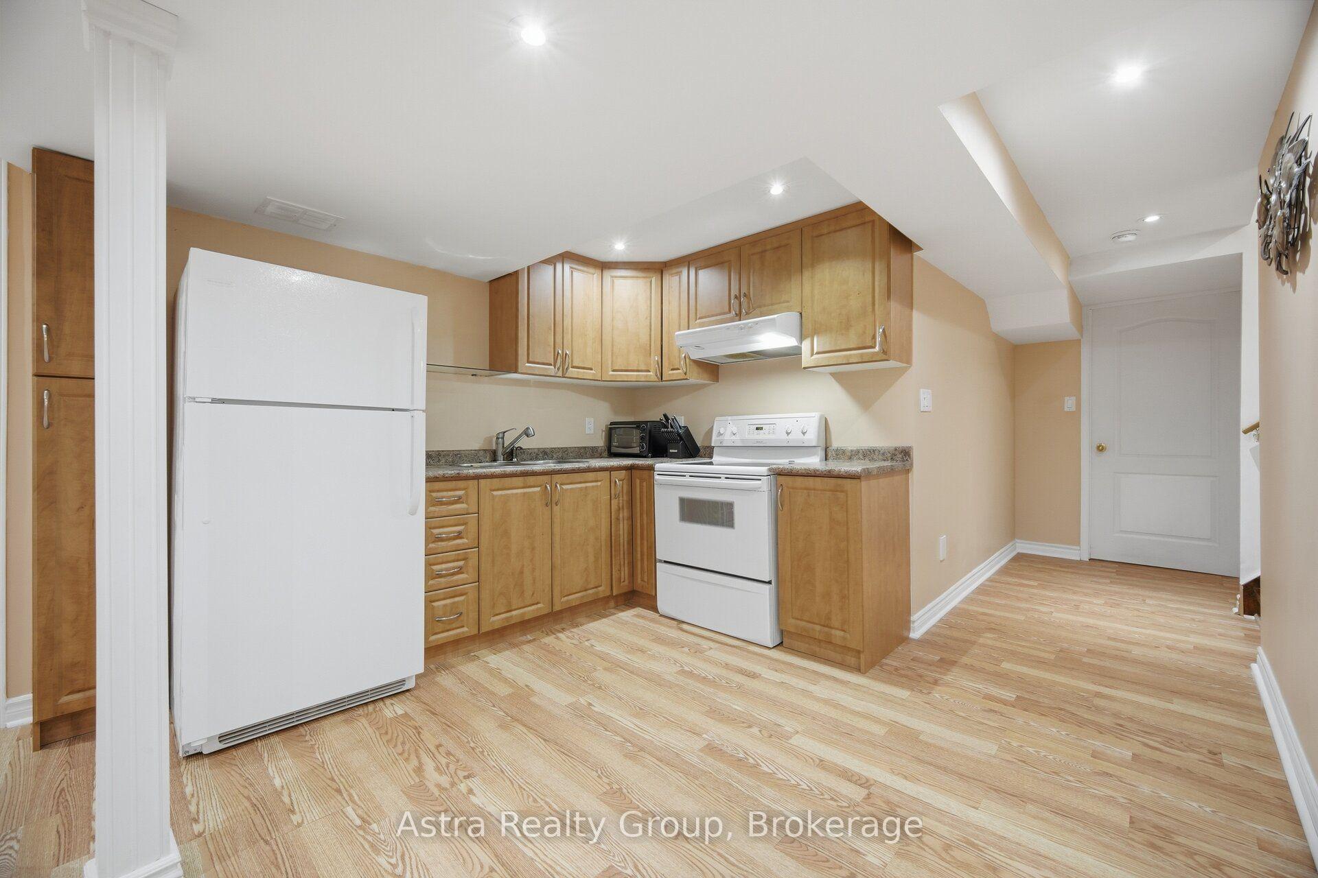 Photo 33 of 14 Daiseyfield Crescent, Vaughan, Vellore Village — HOMEH
