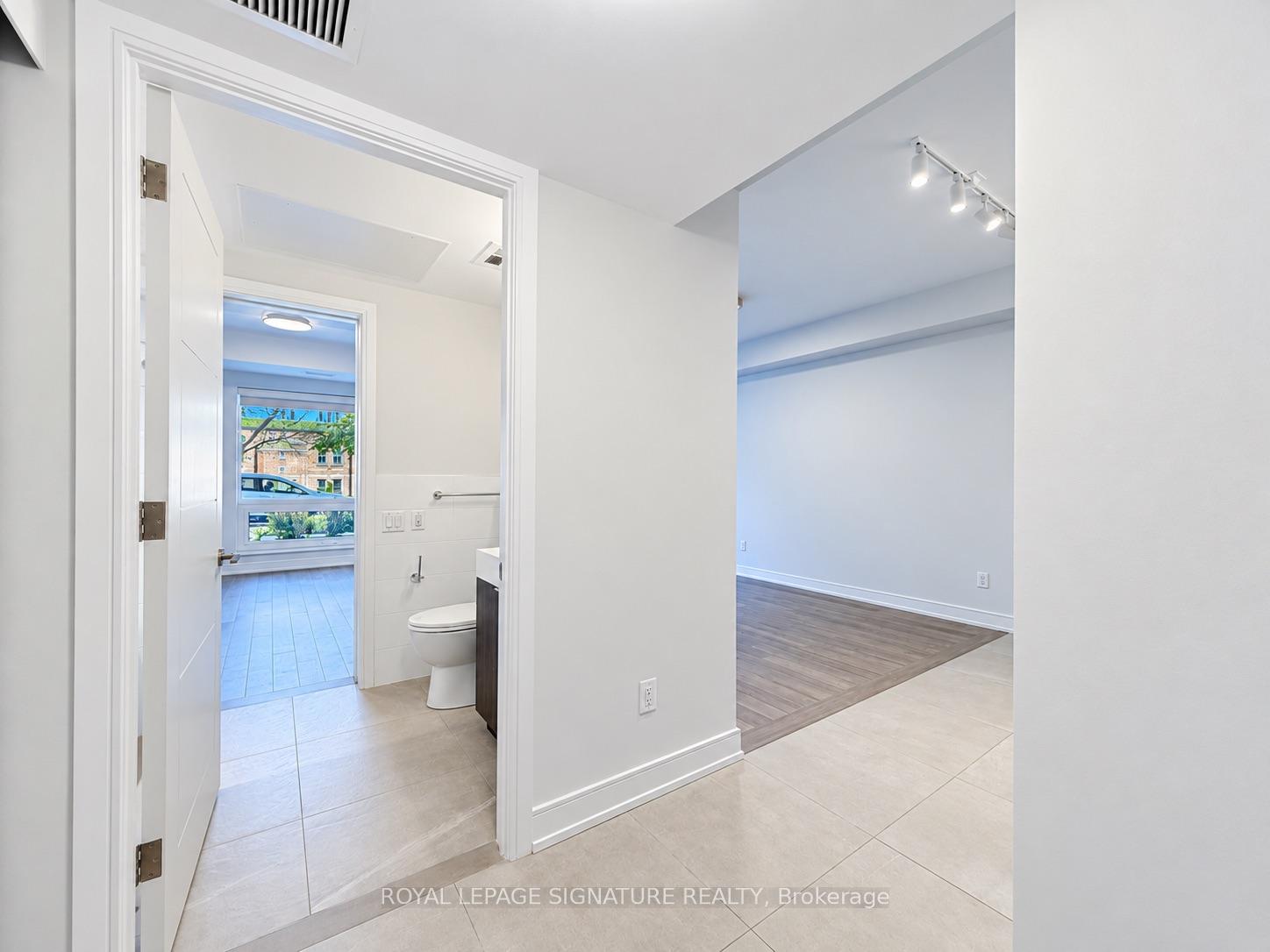Photo 3 of Unit 106, 2525 Bathurst Street, Toronto, Forest Hill North — HOMEH
