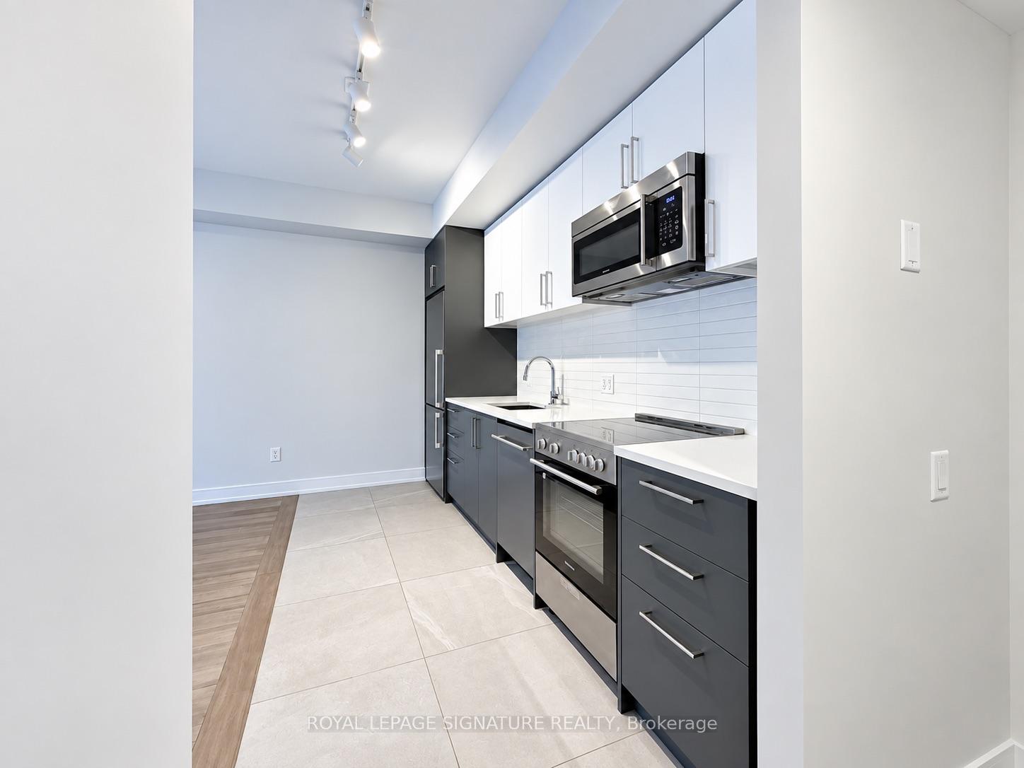 Photo 5 of Unit 106, 2525 Bathurst Street, Toronto, Forest Hill North — HOMEH