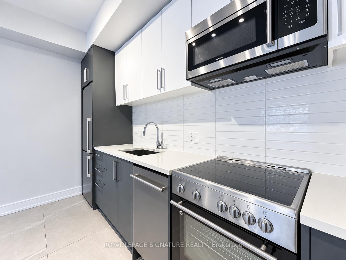 Photo 6 of Unit 106, 2525 Bathurst Street, Toronto, Forest Hill North — HOMEH