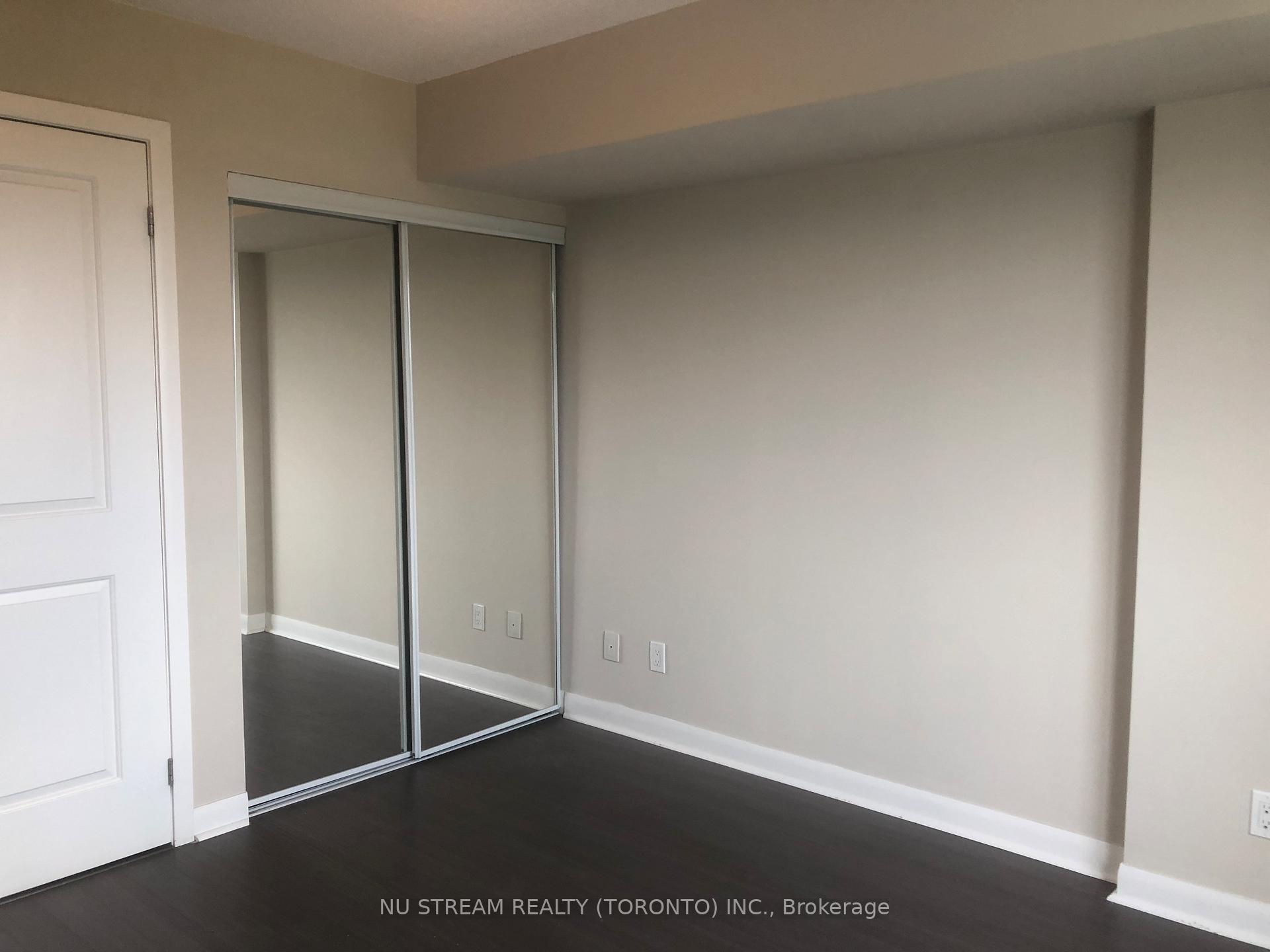 Photo 6 of Unit 921, 75 Norman Bethune Avenue, Richmond Hill, Beaver Creek Business Park — HOMEH