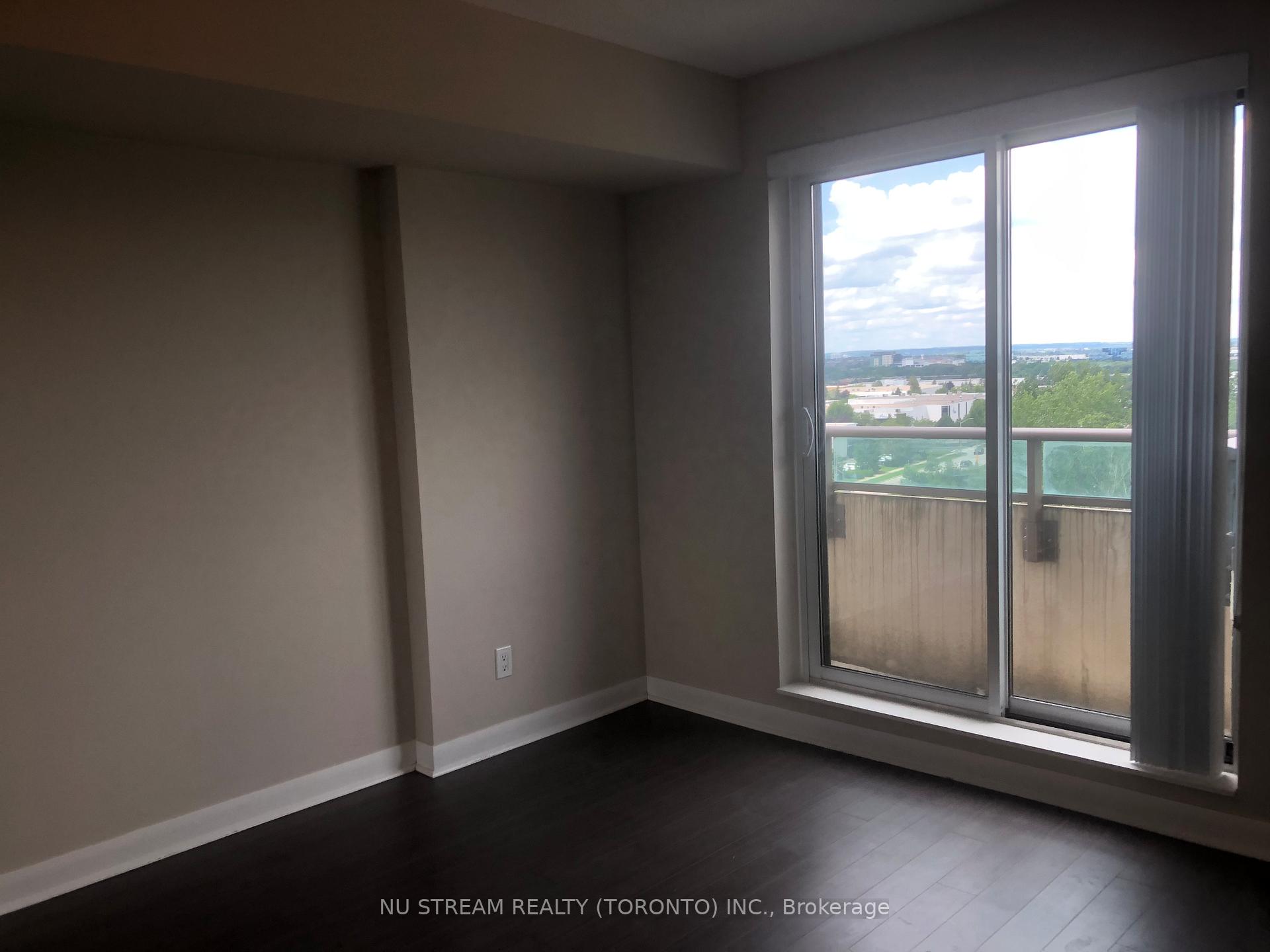 Photo 7 of Unit 921, 75 Norman Bethune Avenue, Richmond Hill, Beaver Creek Business Park — HOMEH