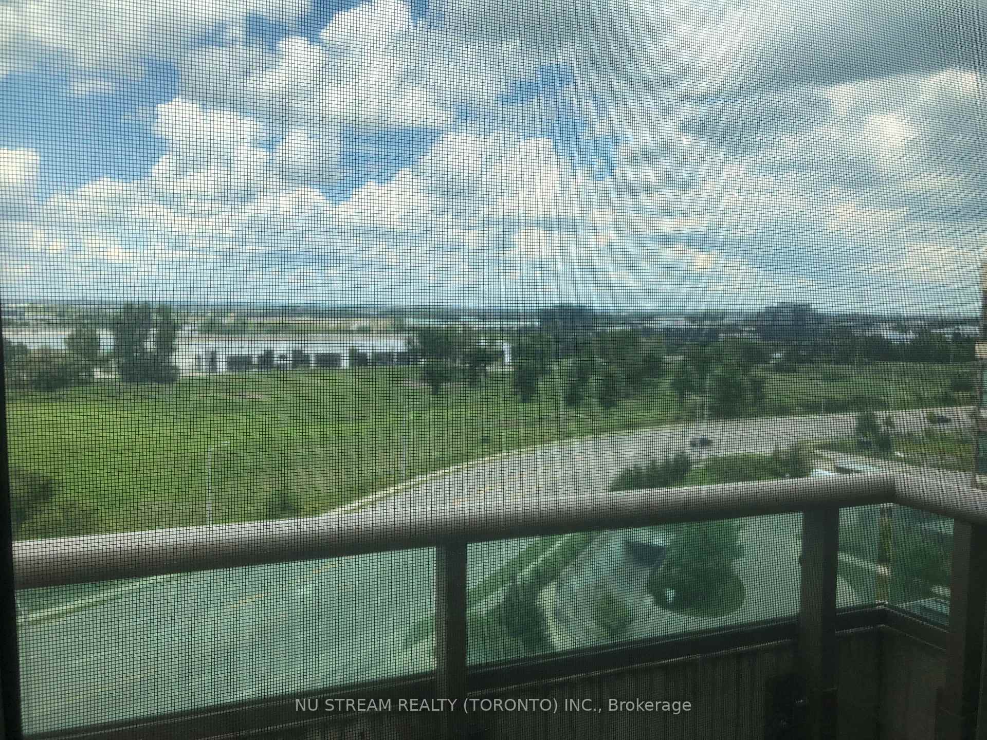 Photo 8 of Unit 921, 75 Norman Bethune Avenue, Richmond Hill, Beaver Creek Business Park — HOMEH
