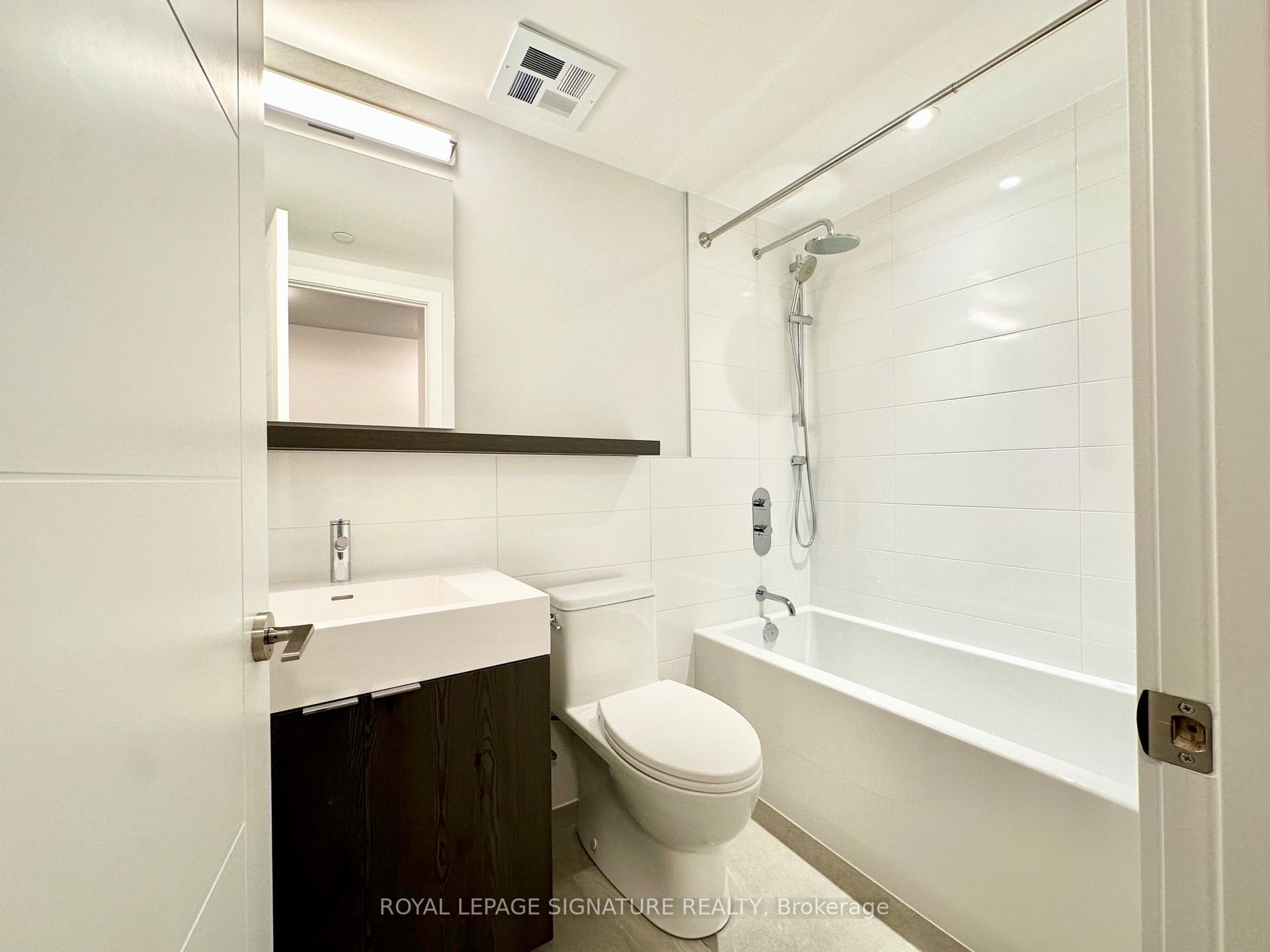 Photo 5 of Unit 604, 664 Spadina Avenue, Toronto, University — HOMEH