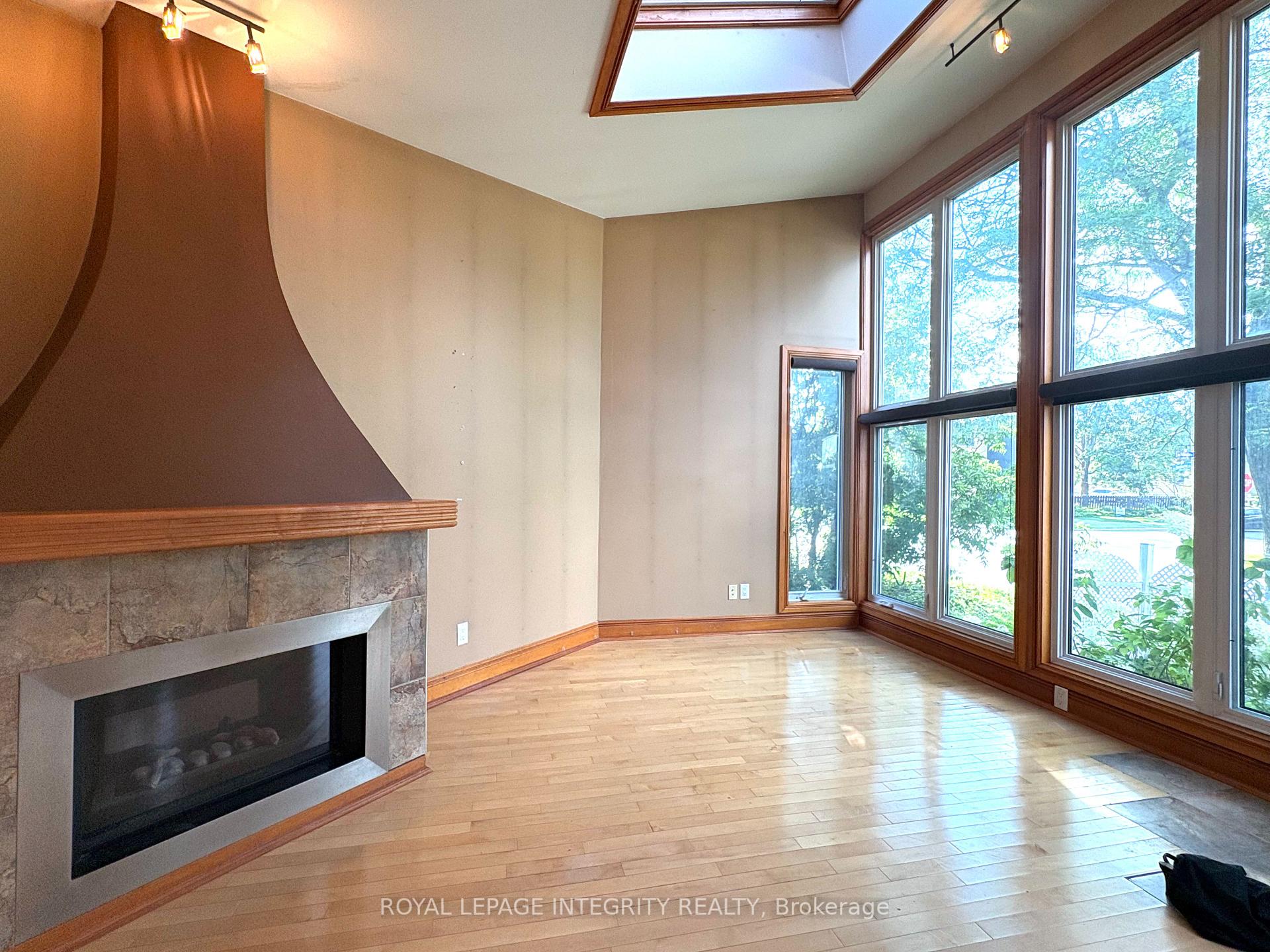 Photo 4 of 1222 Dorchester Avenue, Ottawa, Carlington — HOMEH