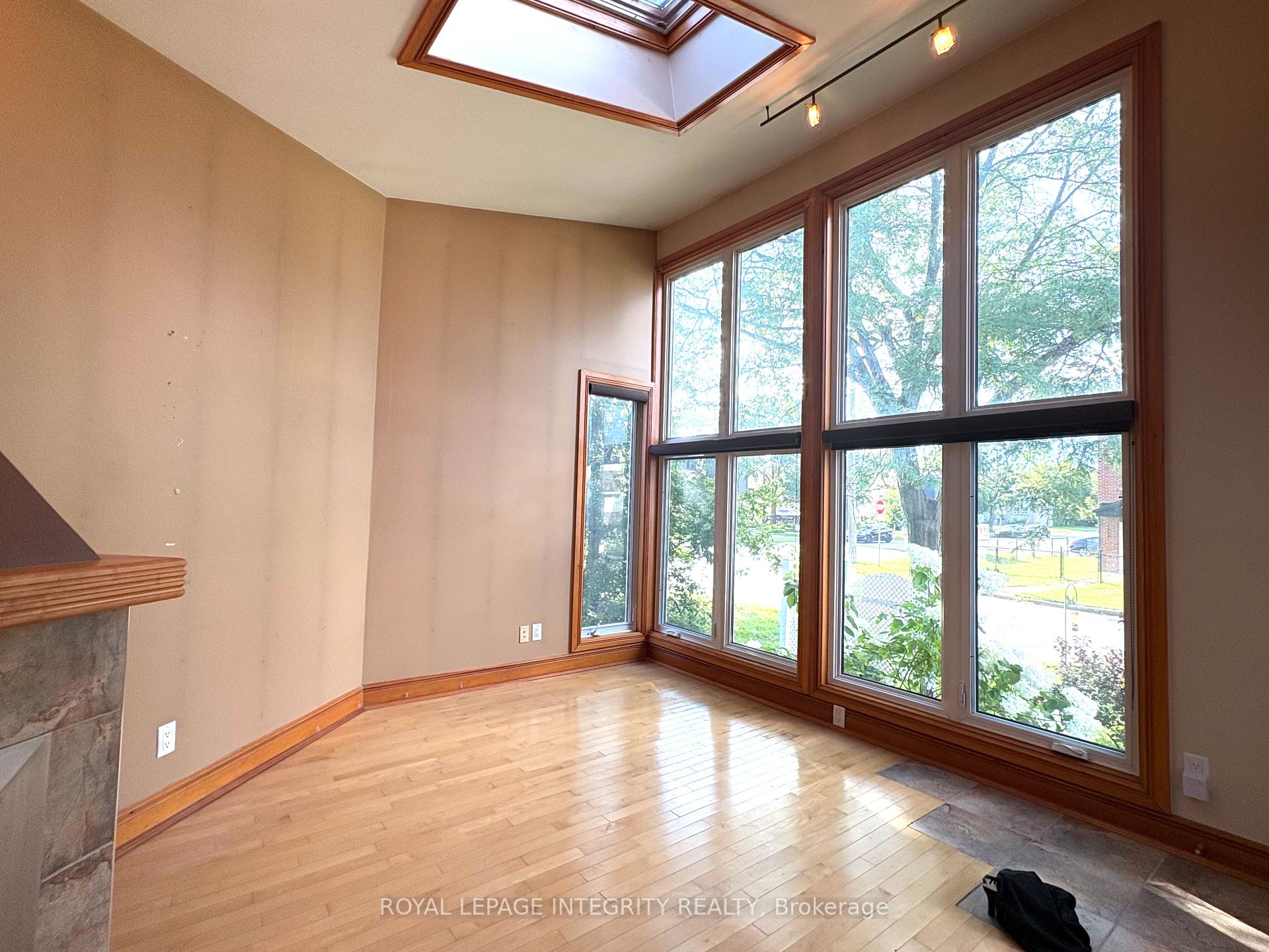 Photo 5 of 1222 Dorchester Avenue, Ottawa, Carlington — HOMEH