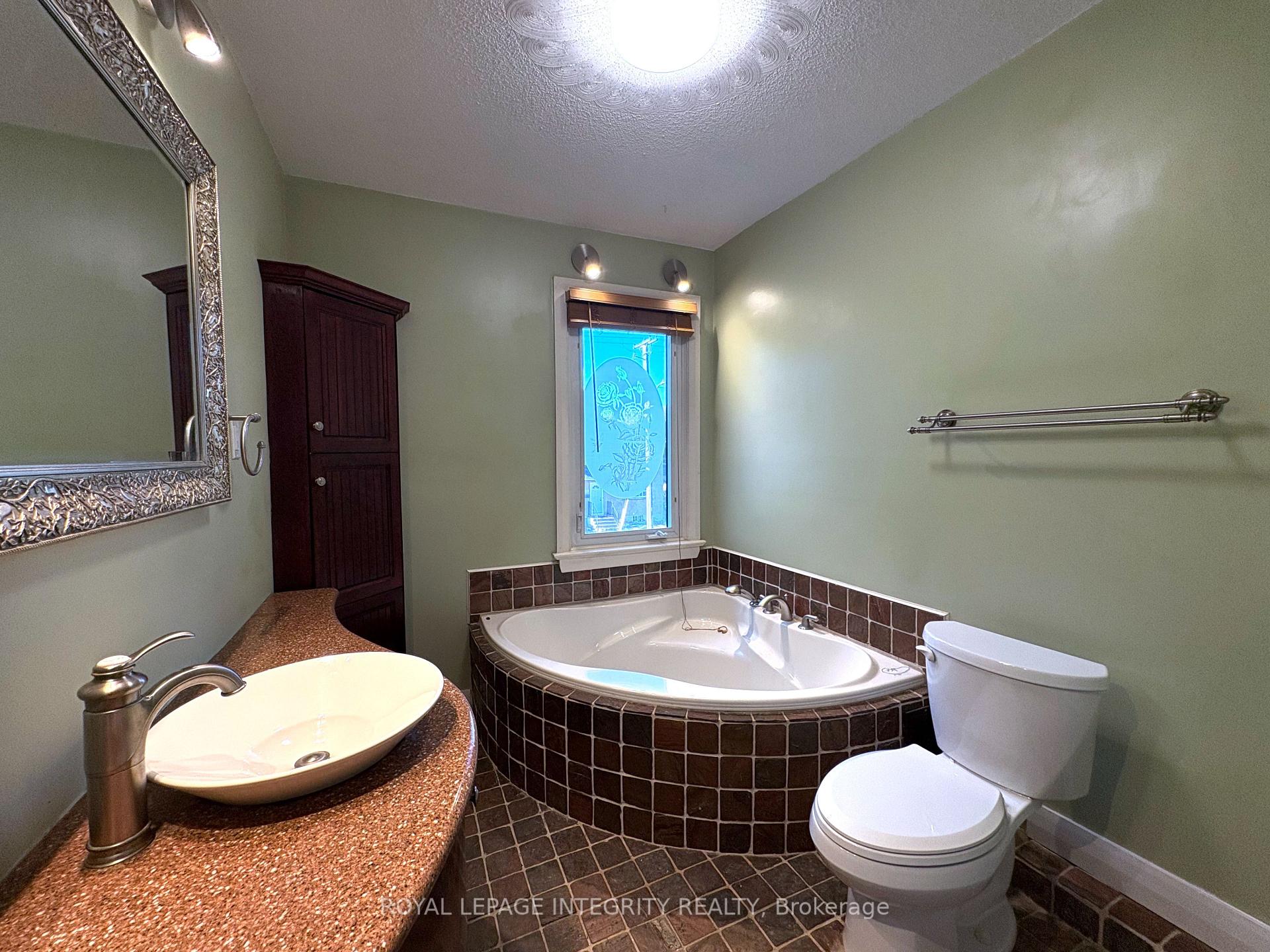 Photo 39 of 1222 Dorchester Avenue, Ottawa, Carlington — HOMEH