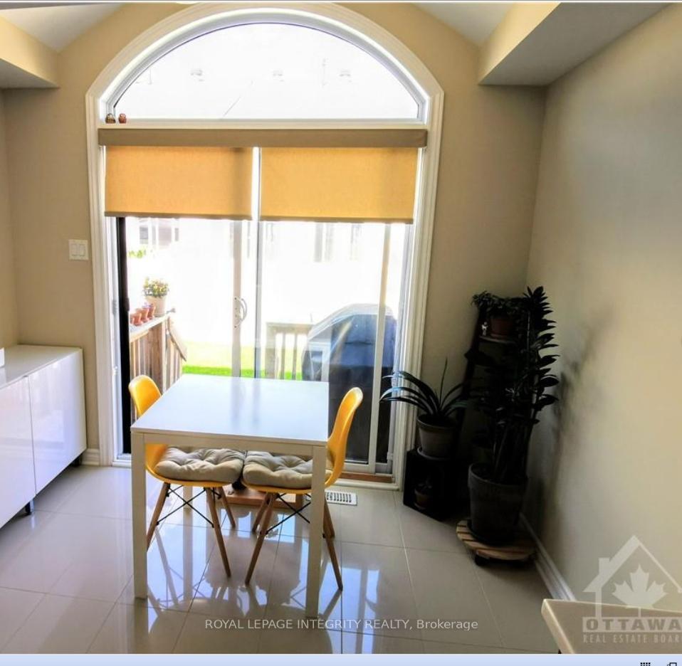 Photo 6 of 348 Tourmaline Crescent, Ottawa, Barrhaven - Strandherd — HOMEH