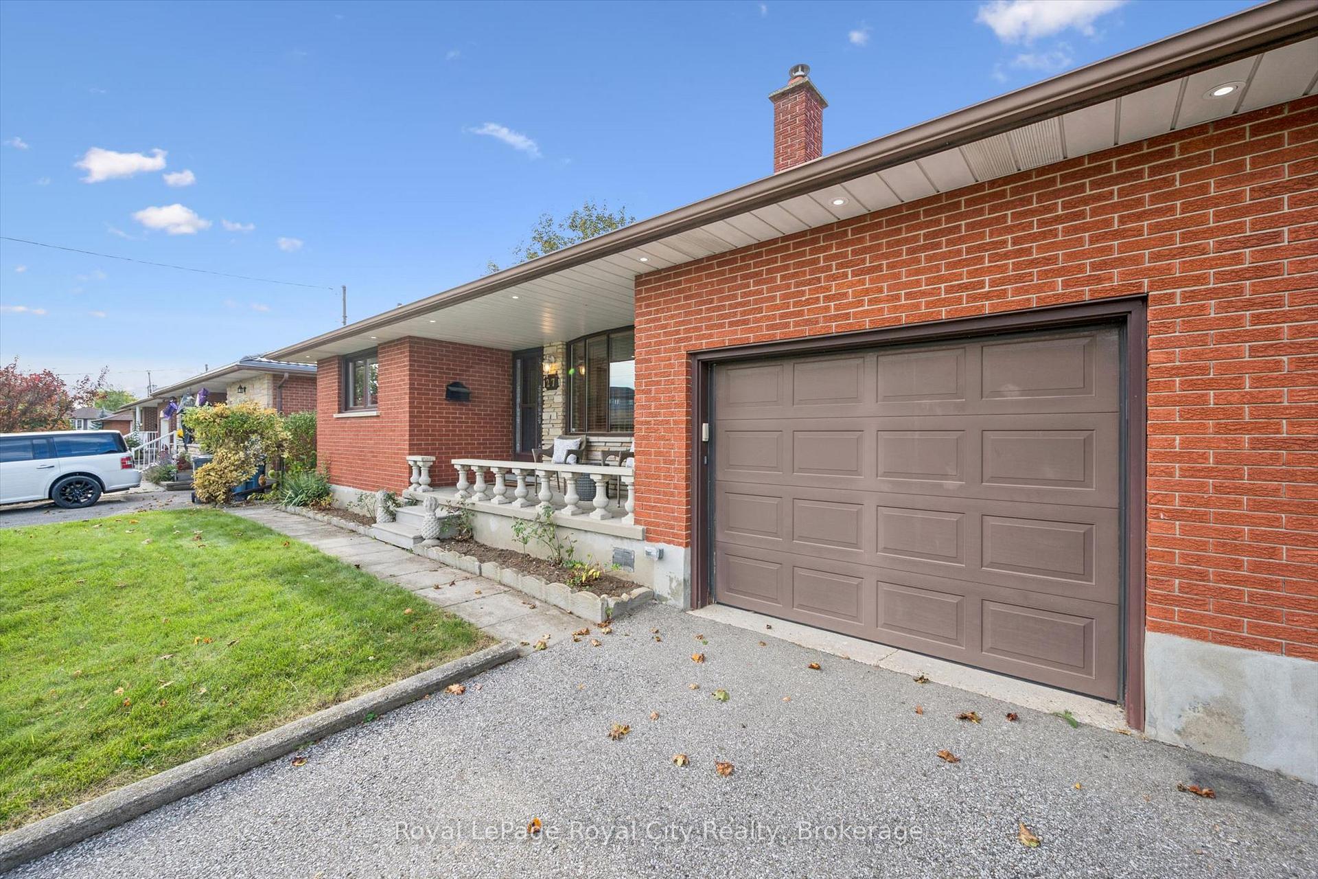 Photo 5 of 27 Palermo Crescent, Guelph, Grange Road — HOMEH