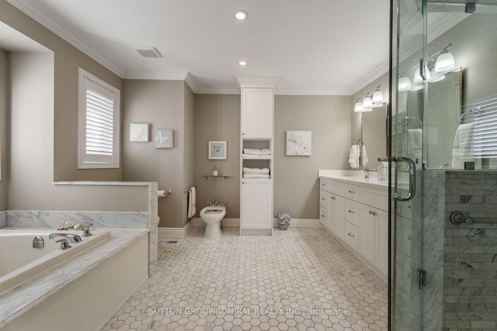 Photo 9 of 55 Maverick Crescent, Vaughan, Patterson — HOMEH
