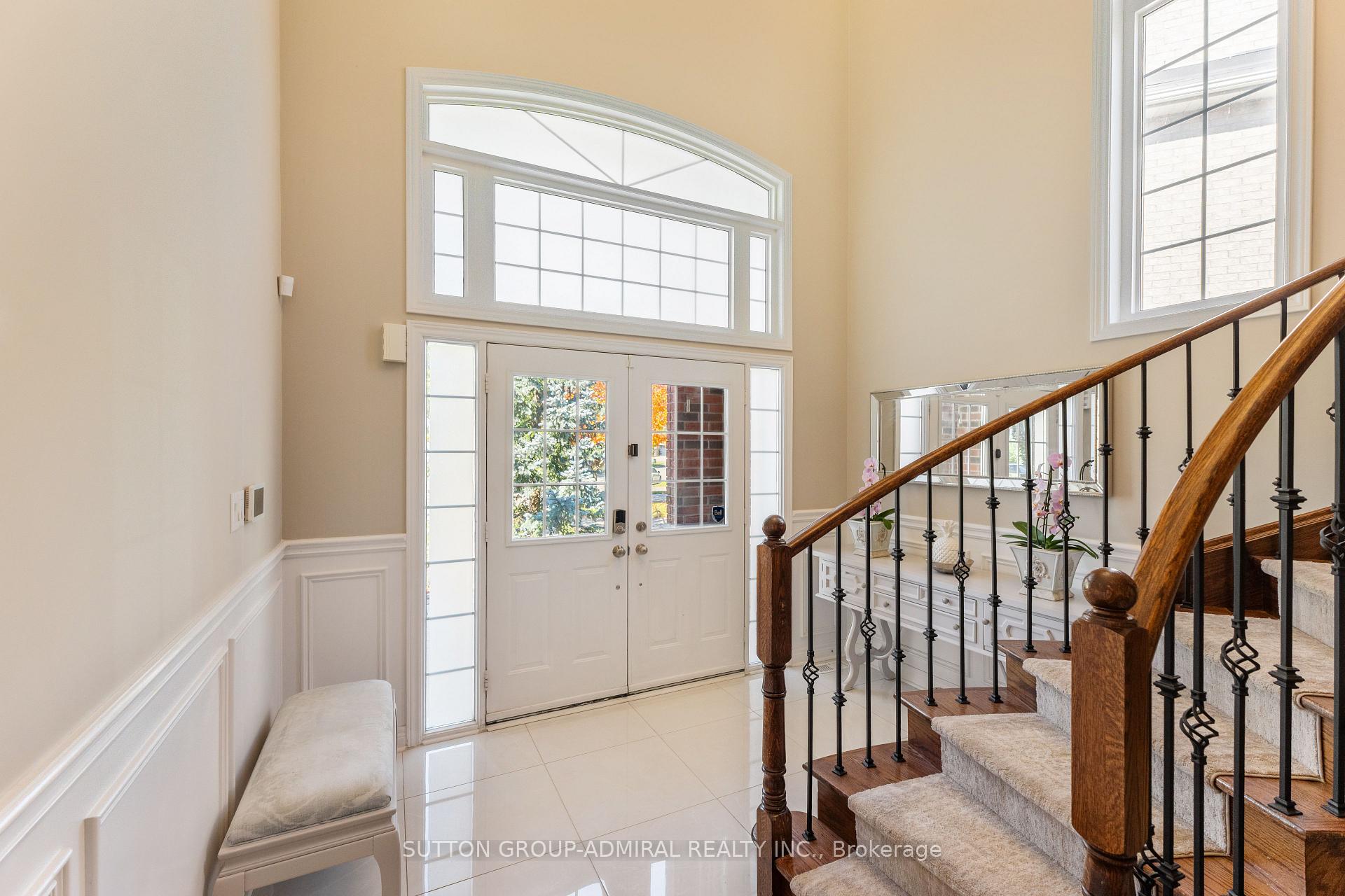 Photo 13 of 55 Maverick Crescent, Vaughan, Patterson — HOMEH