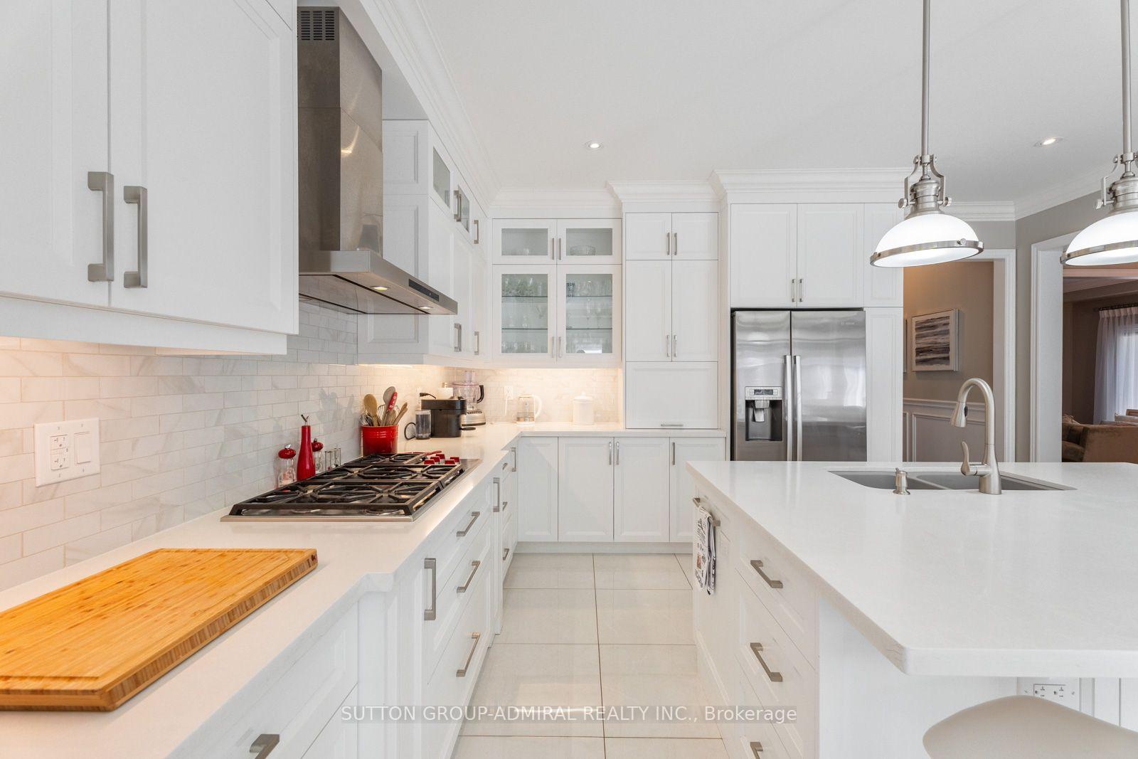 Photo 24 of 55 Maverick Crescent, Vaughan, Patterson — HOMEH