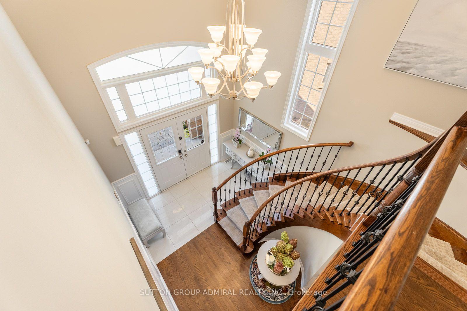 Photo 34 of 55 Maverick Crescent, Vaughan, Patterson — HOMEH