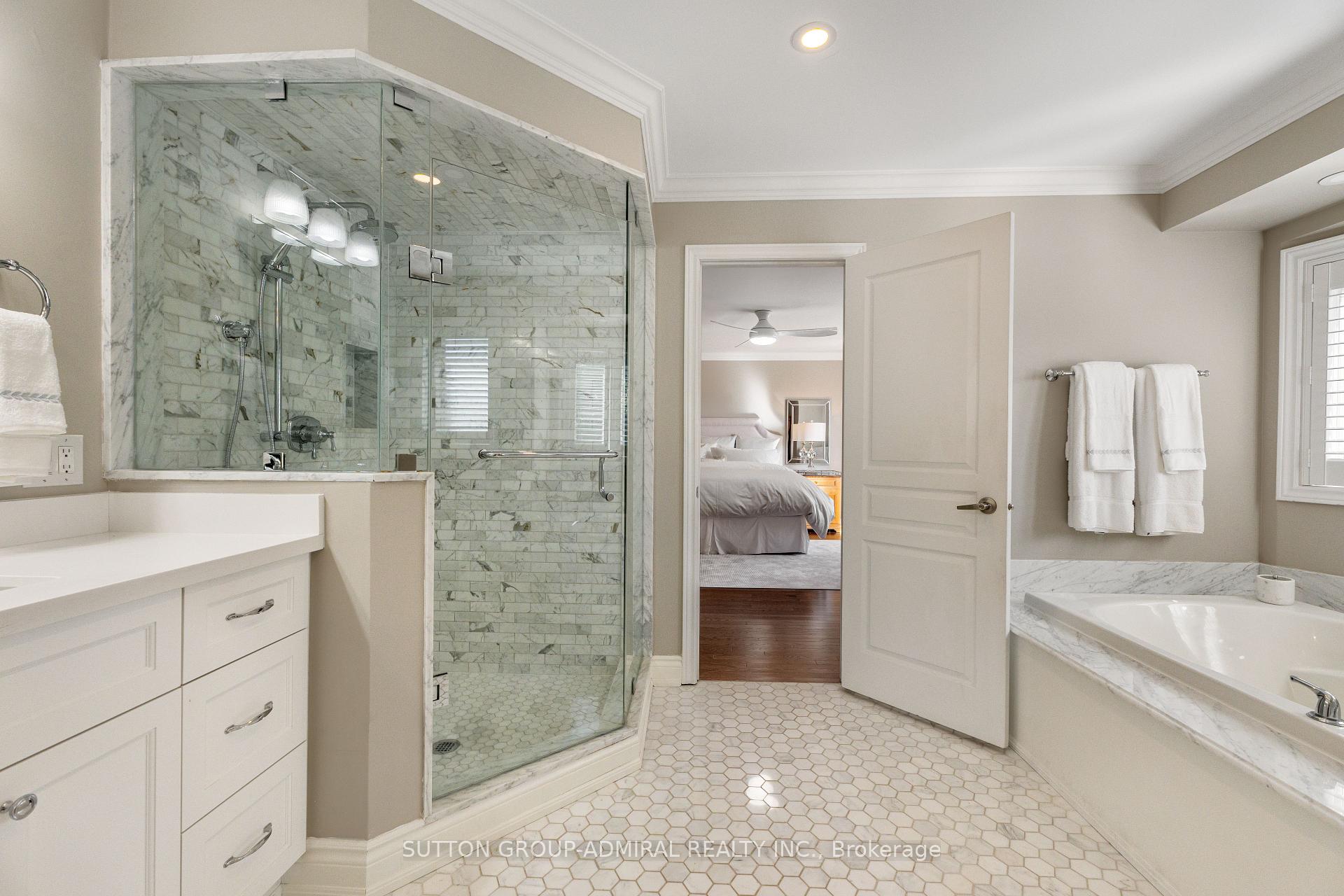 Photo 40 of 55 Maverick Crescent, Vaughan, Patterson — HOMEH