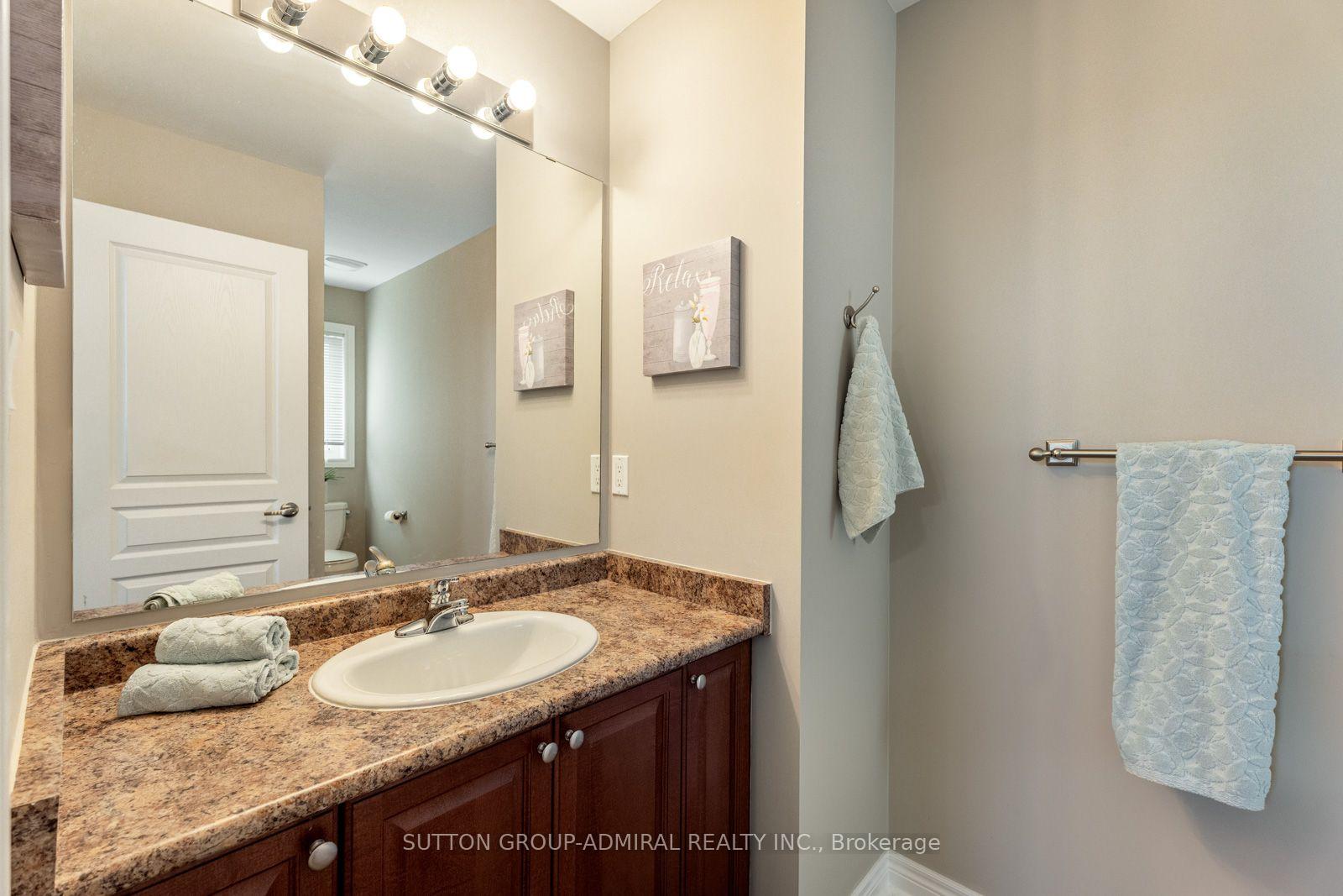 Photo 44 of 55 Maverick Crescent, Vaughan, Patterson — HOMEH