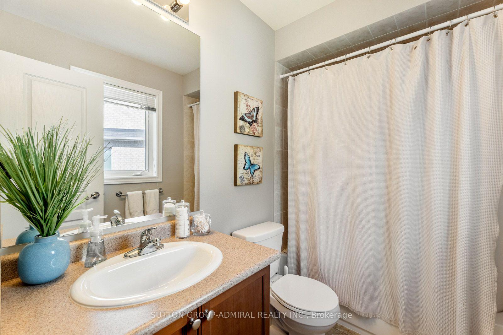 Photo 46 of 55 Maverick Crescent, Vaughan, Patterson — HOMEH