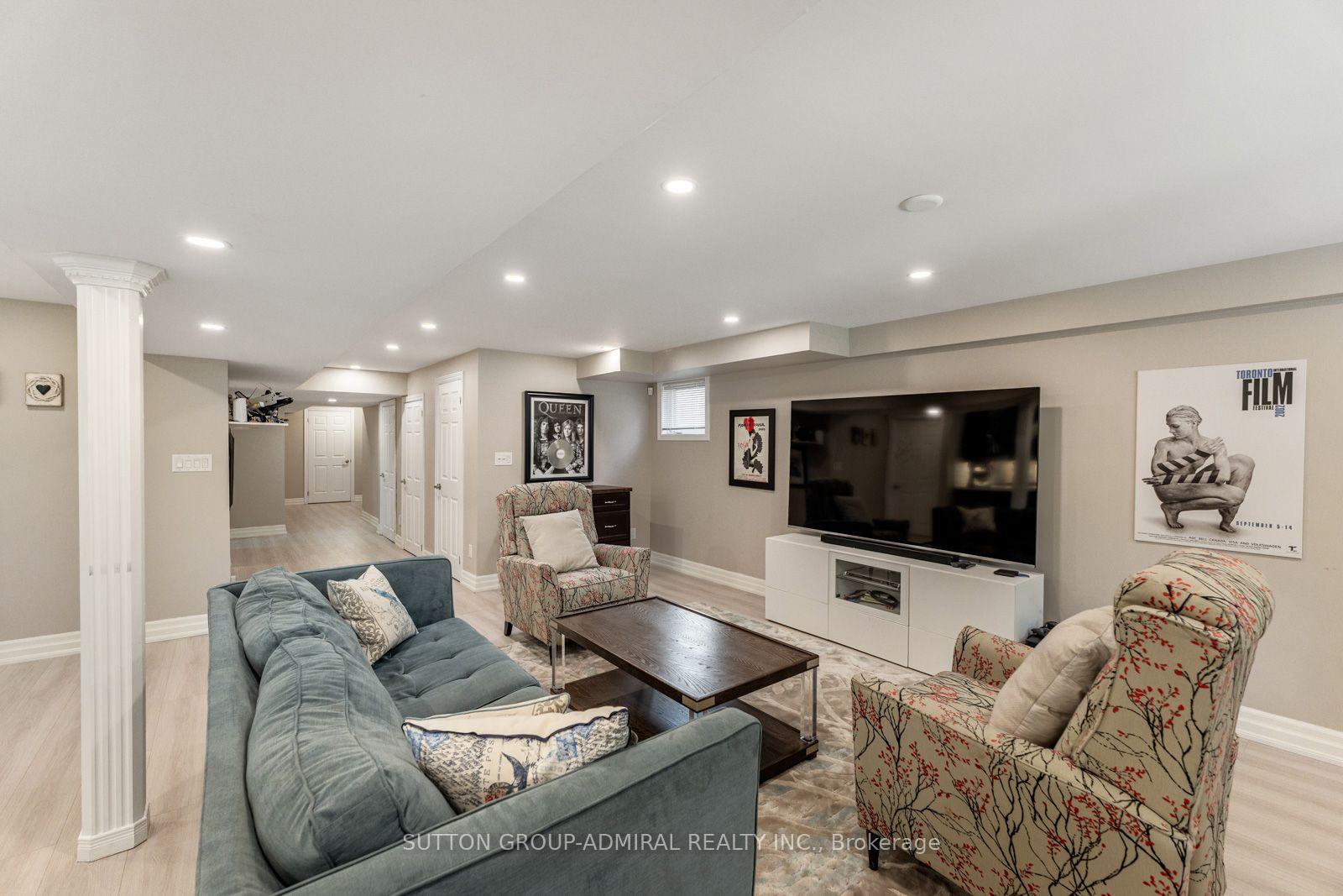 Photo 51 of 55 Maverick Crescent, Vaughan, Patterson — HOMEH