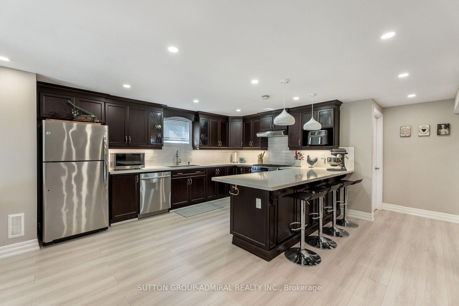 Photo 53 of 55 Maverick Crescent, Vaughan, Patterson — HOMEH