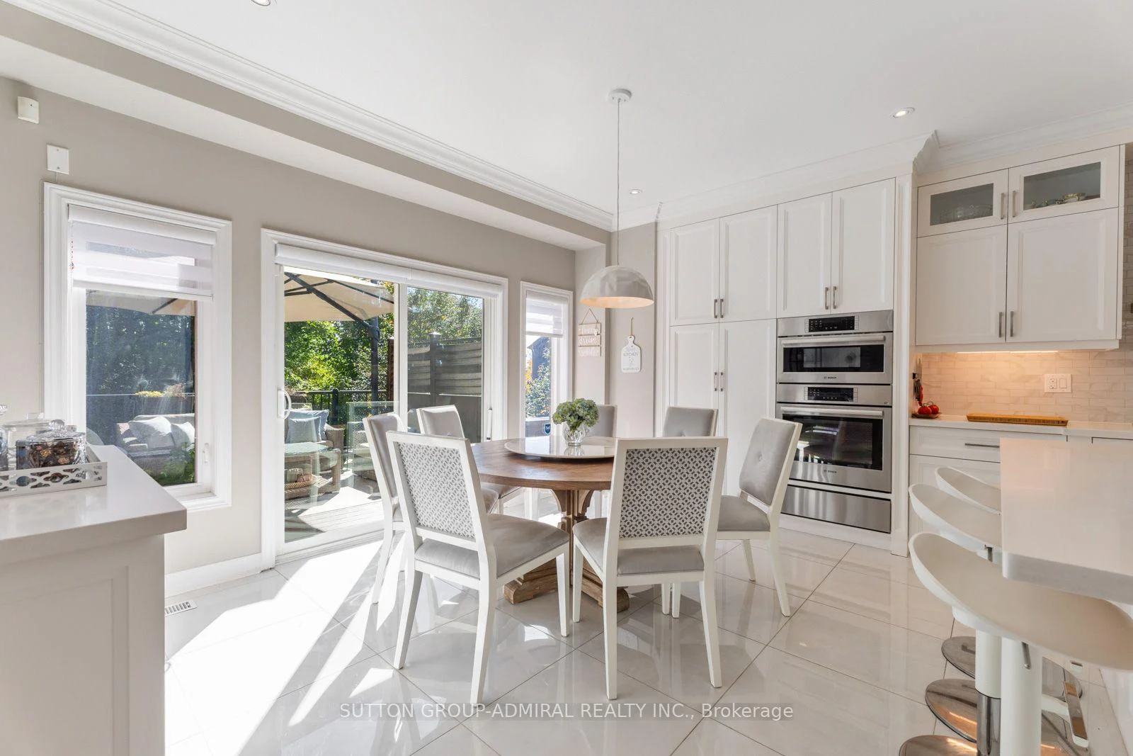 Photo 26 of 55 Maverick Crescent, Vaughan, Patterson — HOMEH