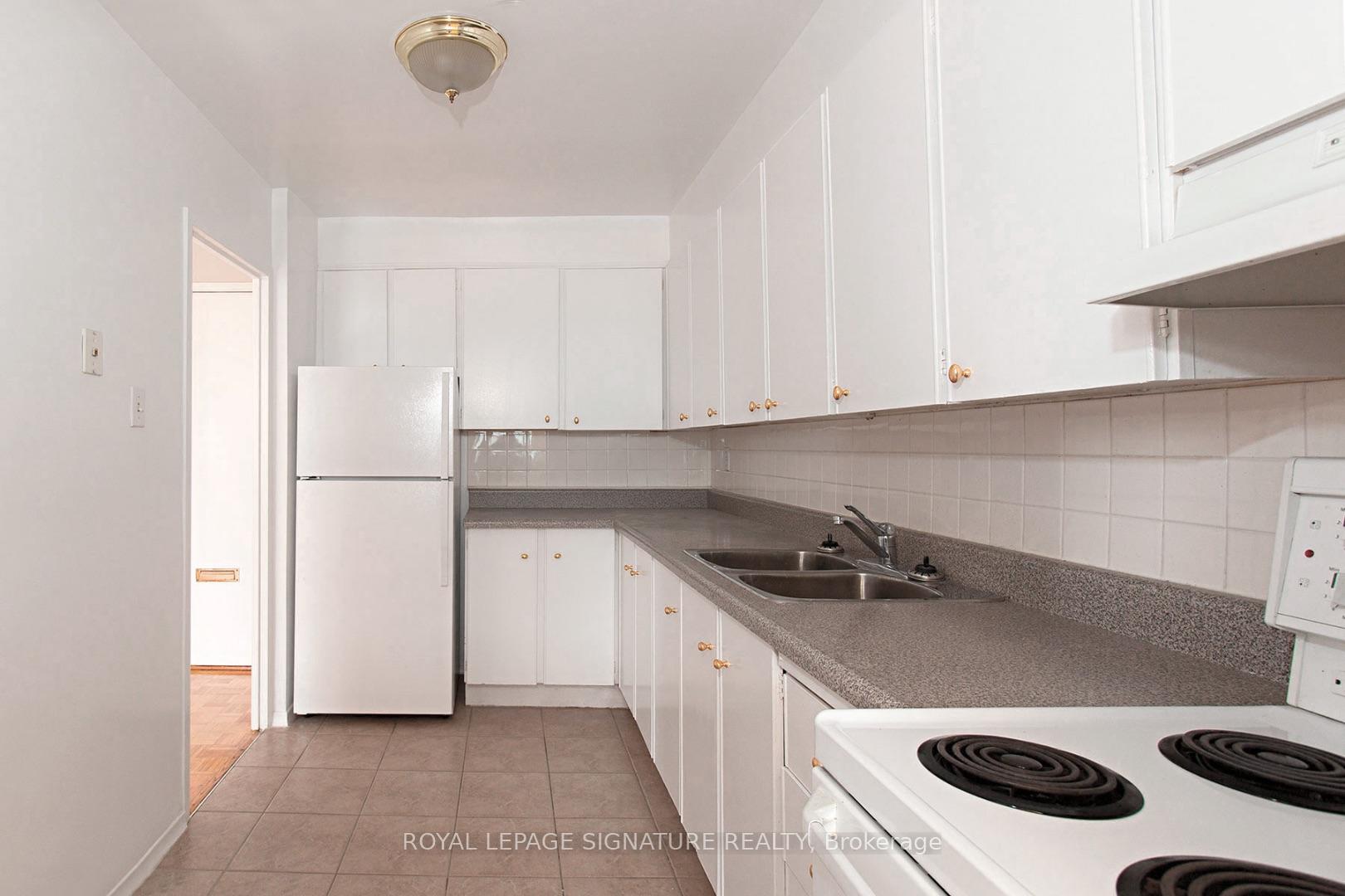 Photo 3 of Unit 601, 525 Eglinton Avenue E, Toronto, Mount Pleasant East — HOMEH