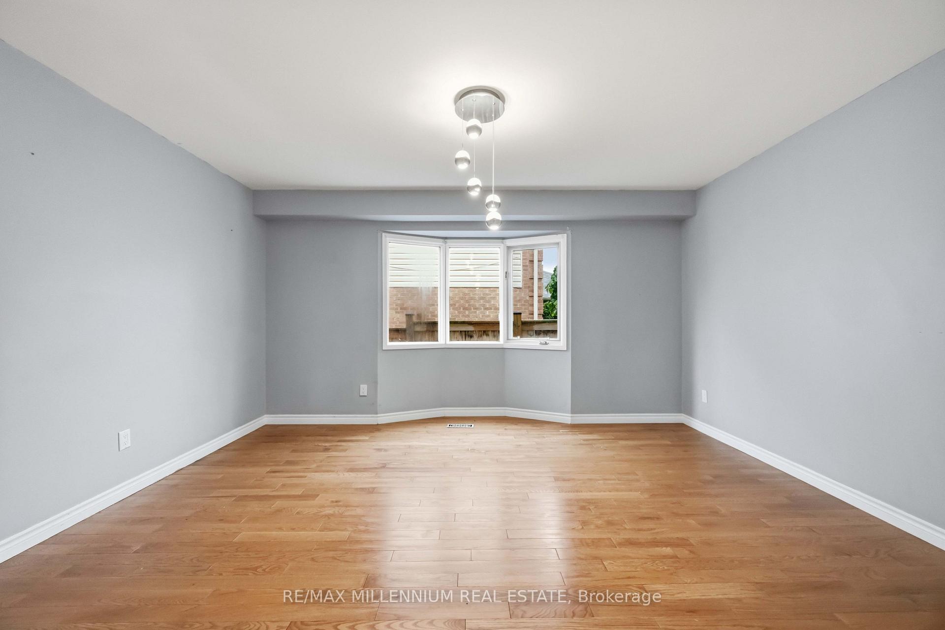 Photo 6 of 113 Glenabbey Drive, Clarington, Courtice — HOMEH