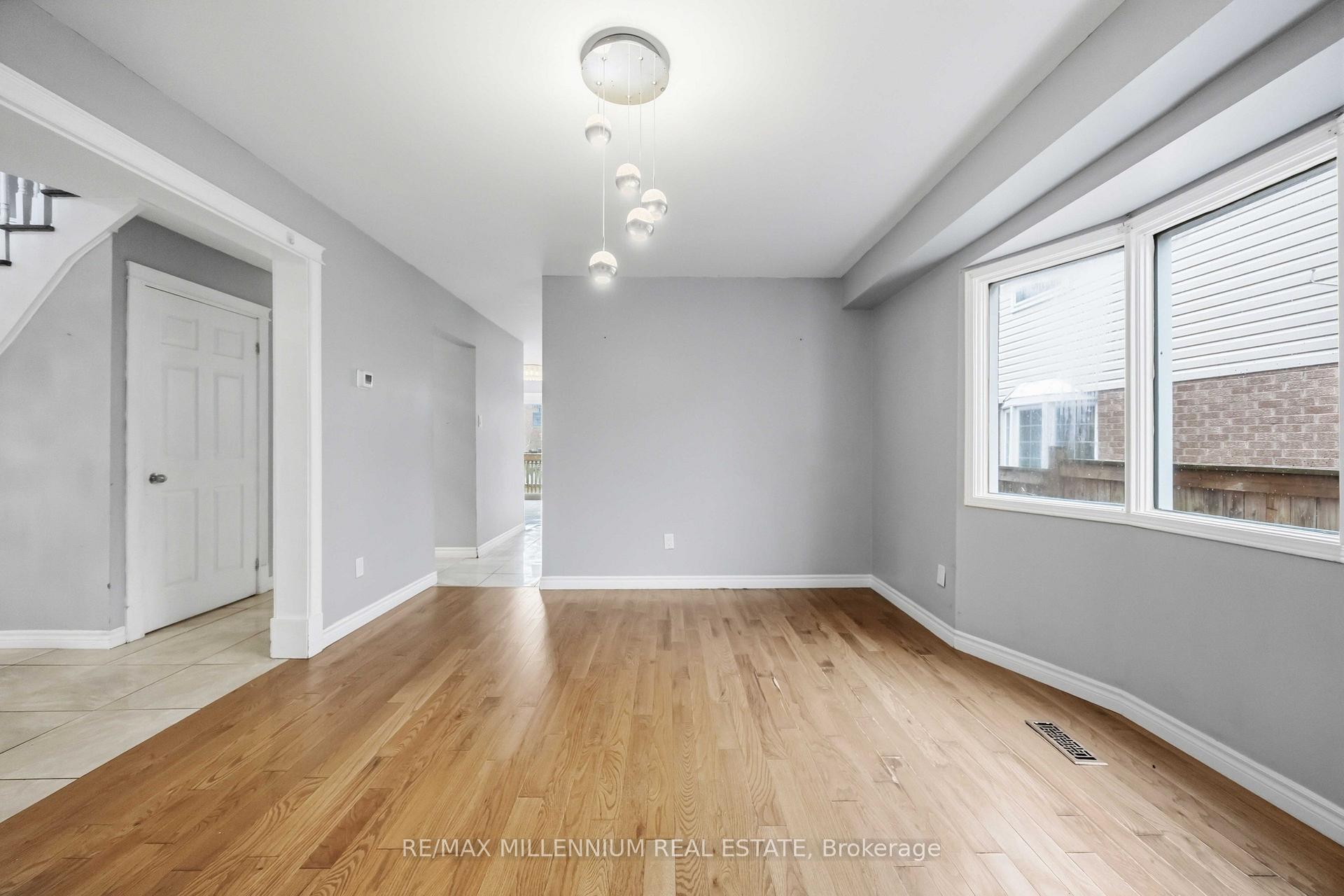 Photo 7 of 113 Glenabbey Drive, Clarington, Courtice — HOMEH