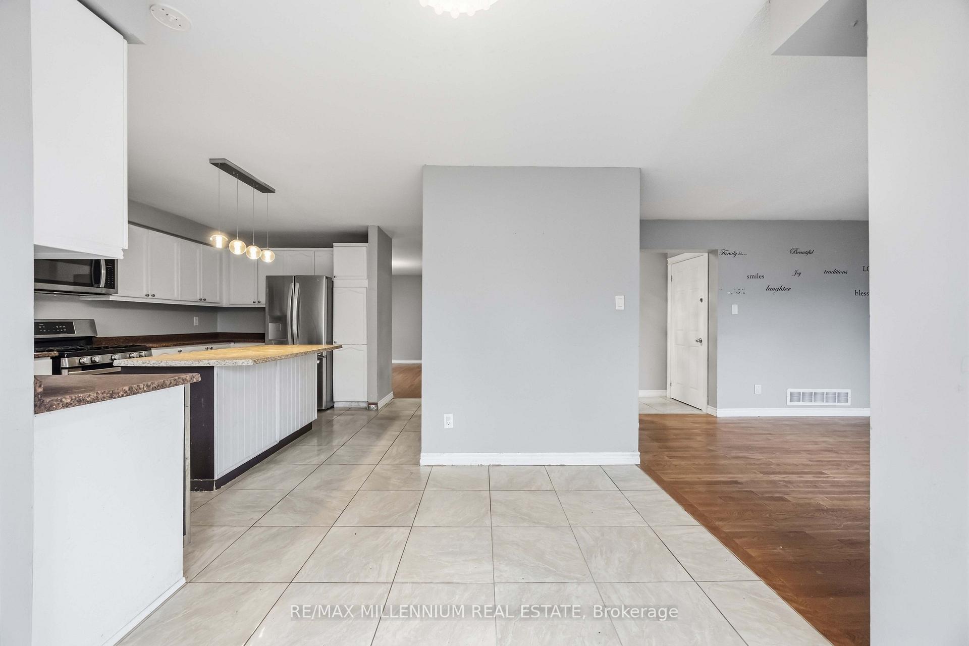 Photo 12 of 113 Glenabbey Drive, Clarington, Courtice — HOMEH
