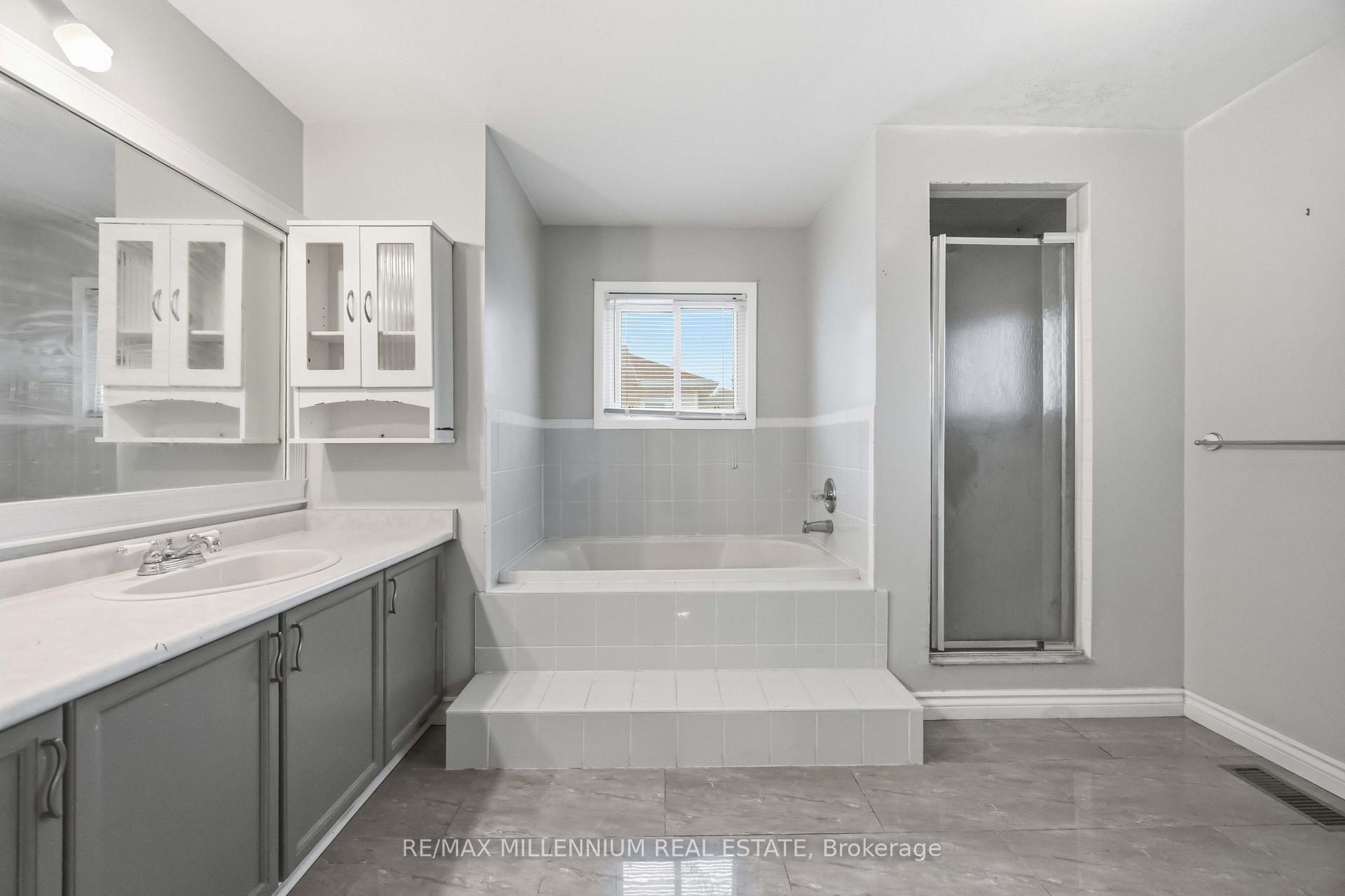 Photo 21 of 113 Glenabbey Drive, Clarington, Courtice — HOMEH