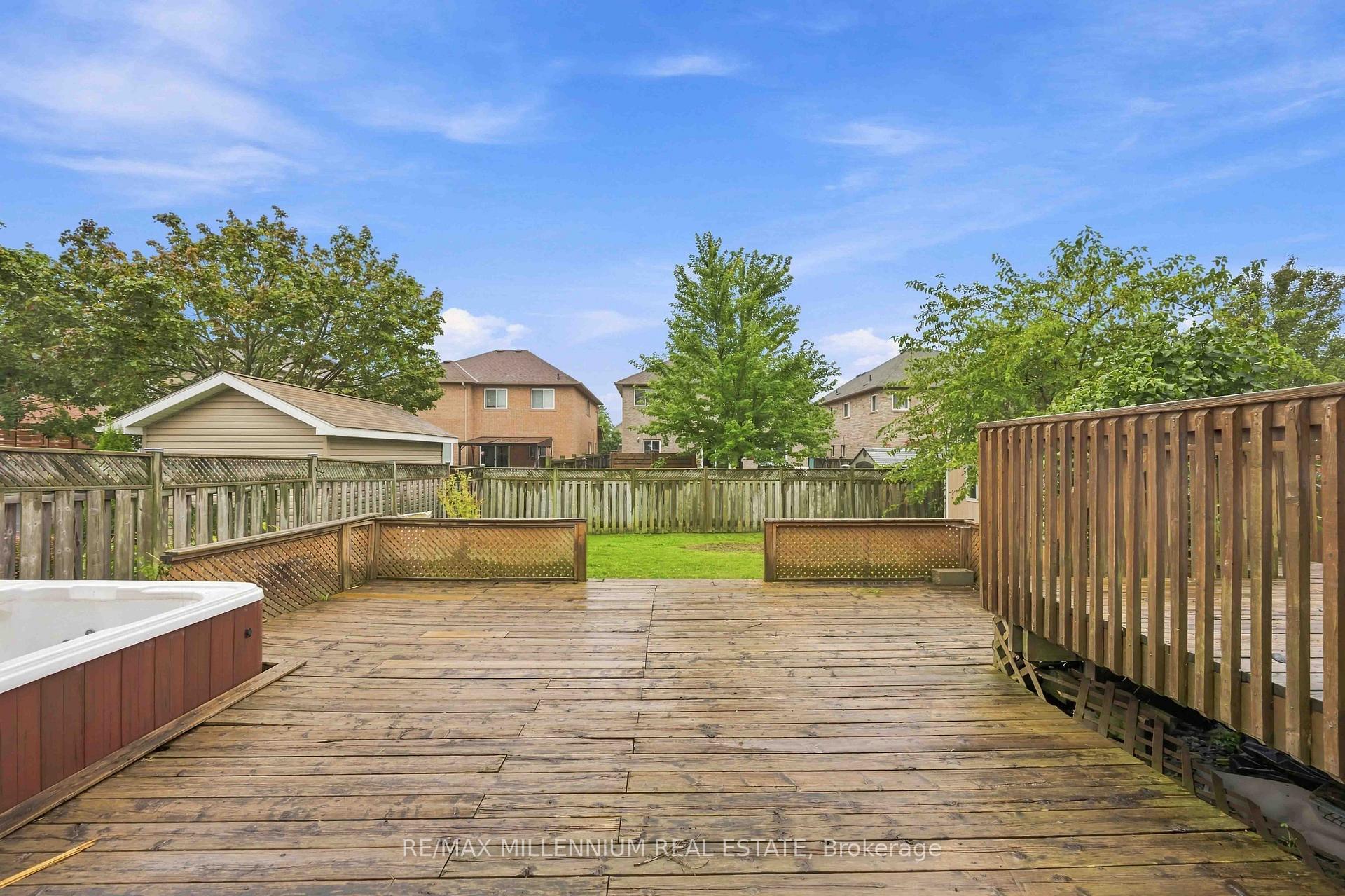 Photo 32 of 113 Glenabbey Drive, Clarington, Courtice — HOMEH