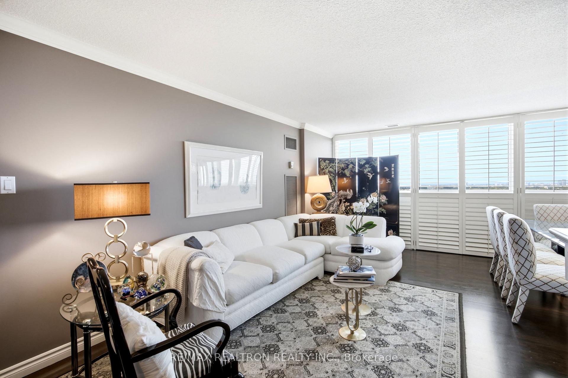 Photo 2 of Unit PH3, 3000 Bathurst Street, Toronto, Englemount-Lawrence — HOMEH