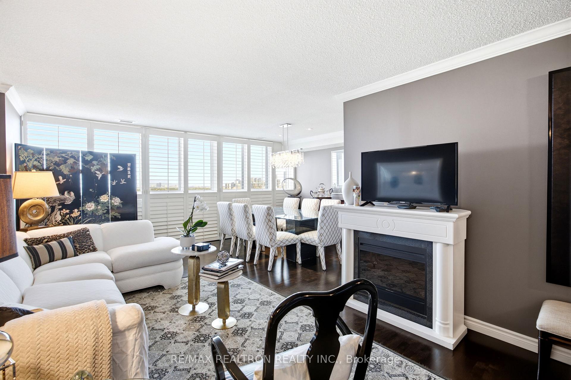 Photo 3 of Unit PH3, 3000 Bathurst Street, Toronto, Englemount-Lawrence — HOMEH