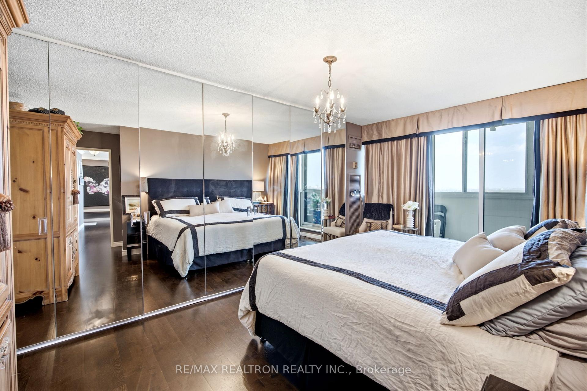 Photo 7 of Unit PH3, 3000 Bathurst Street, Toronto, Englemount-Lawrence — HOMEH