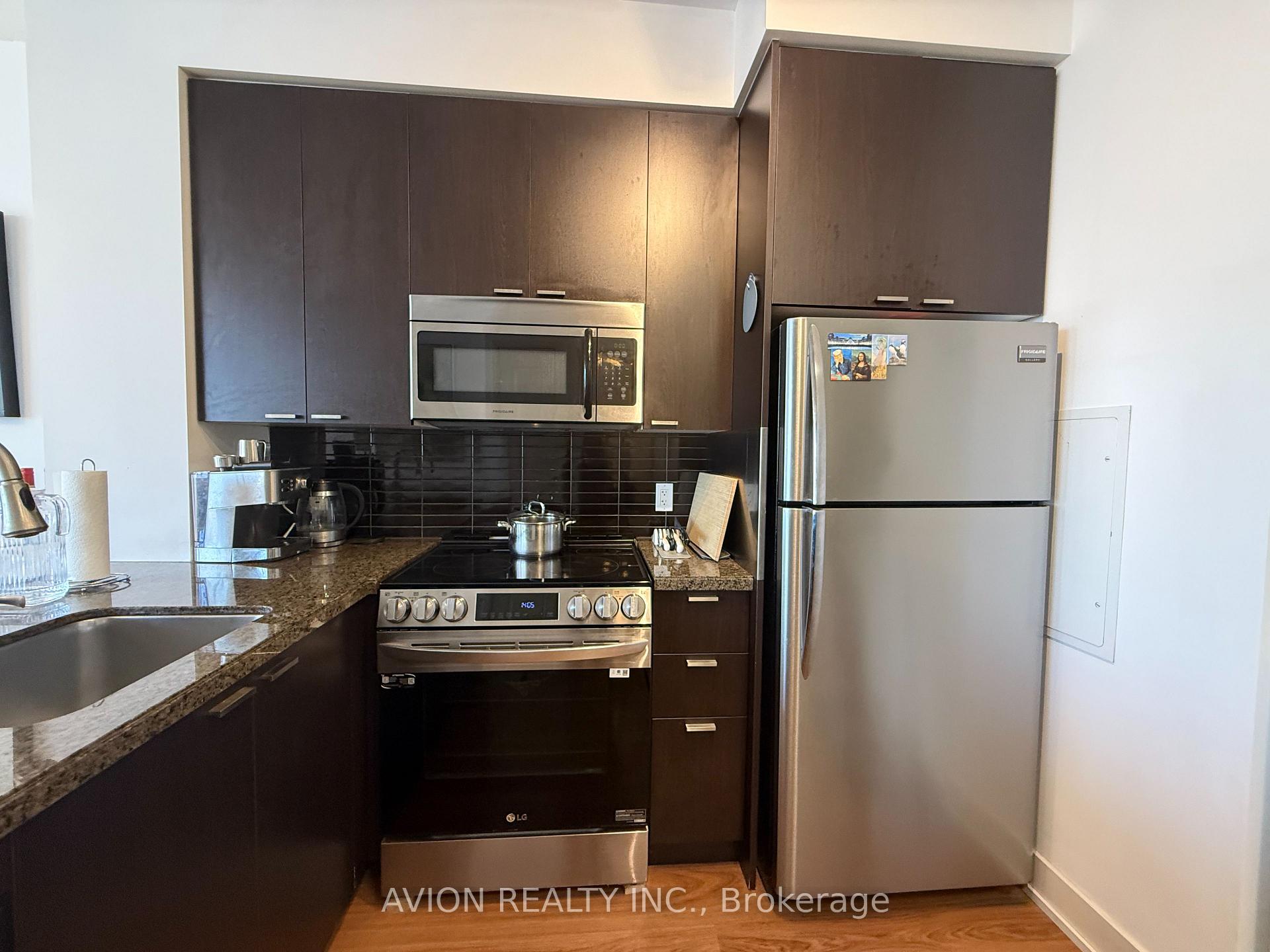 Photo 4 of Unit 2411, 23 Sheppard Avenue E, North York, Willowdale East — HOMEH