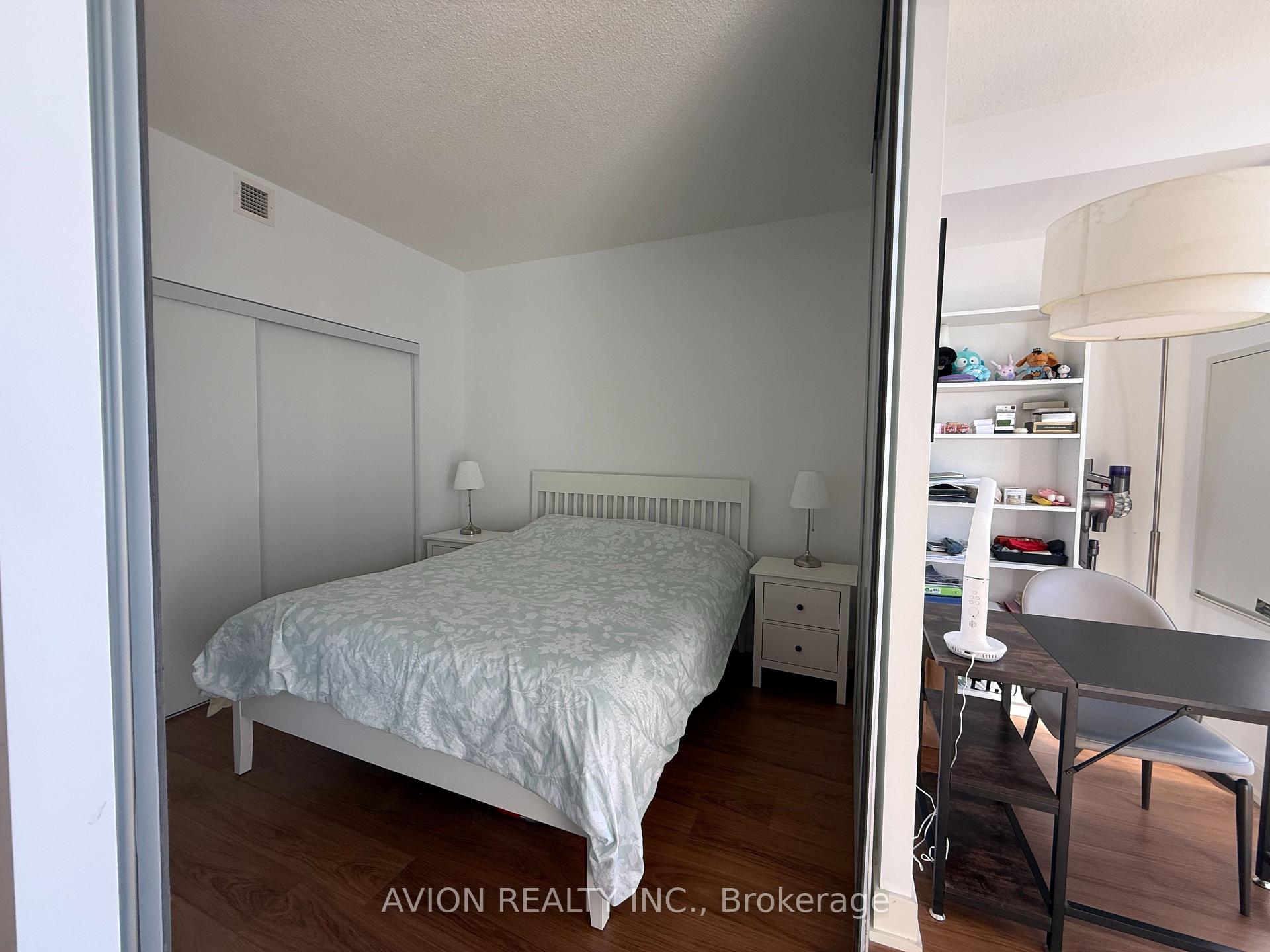 Photo 10 of Unit 2411, 23 Sheppard Avenue E, North York, Willowdale East — HOMEH