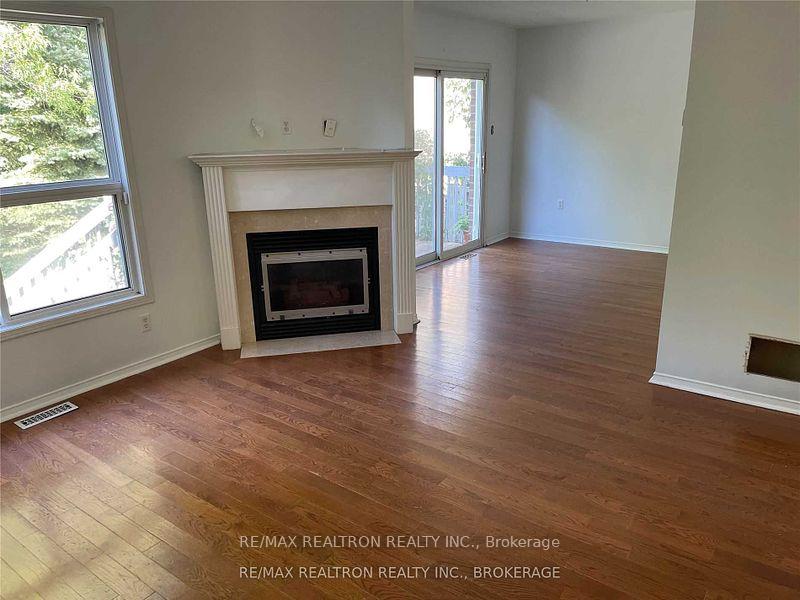 Photo 2 of 158 Taylor Drive, Barrie, Bayshore — HOMEH