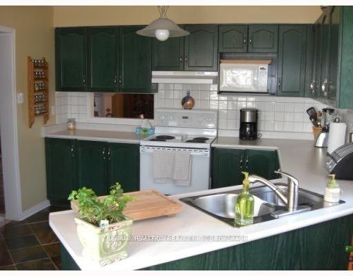 Photo 6 of 158 Taylor Drive, Barrie, Bayshore — HOMEH